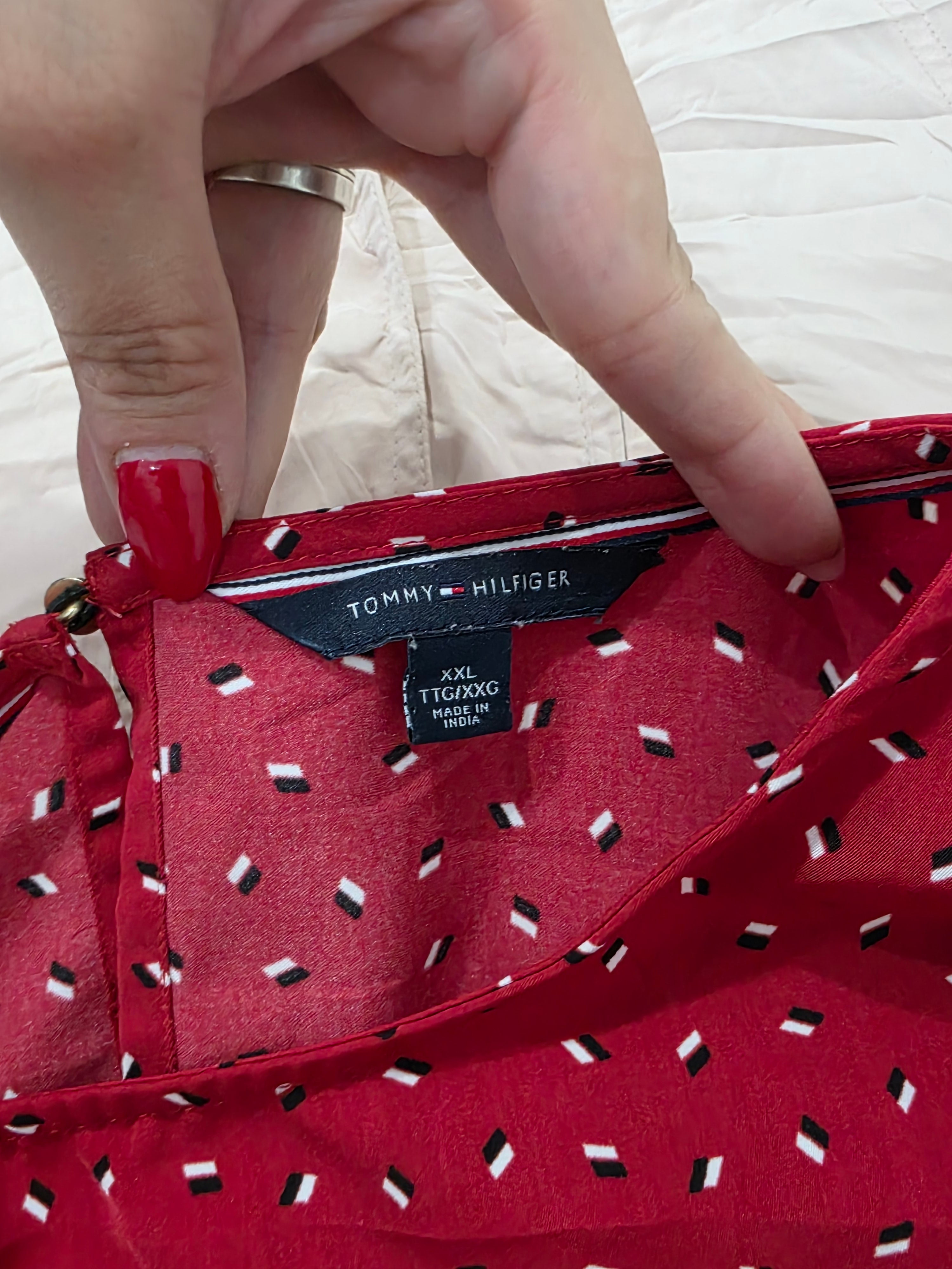 Blusa Tommy Hilfiger Xxl Roja Con Figuras Manga 3/4