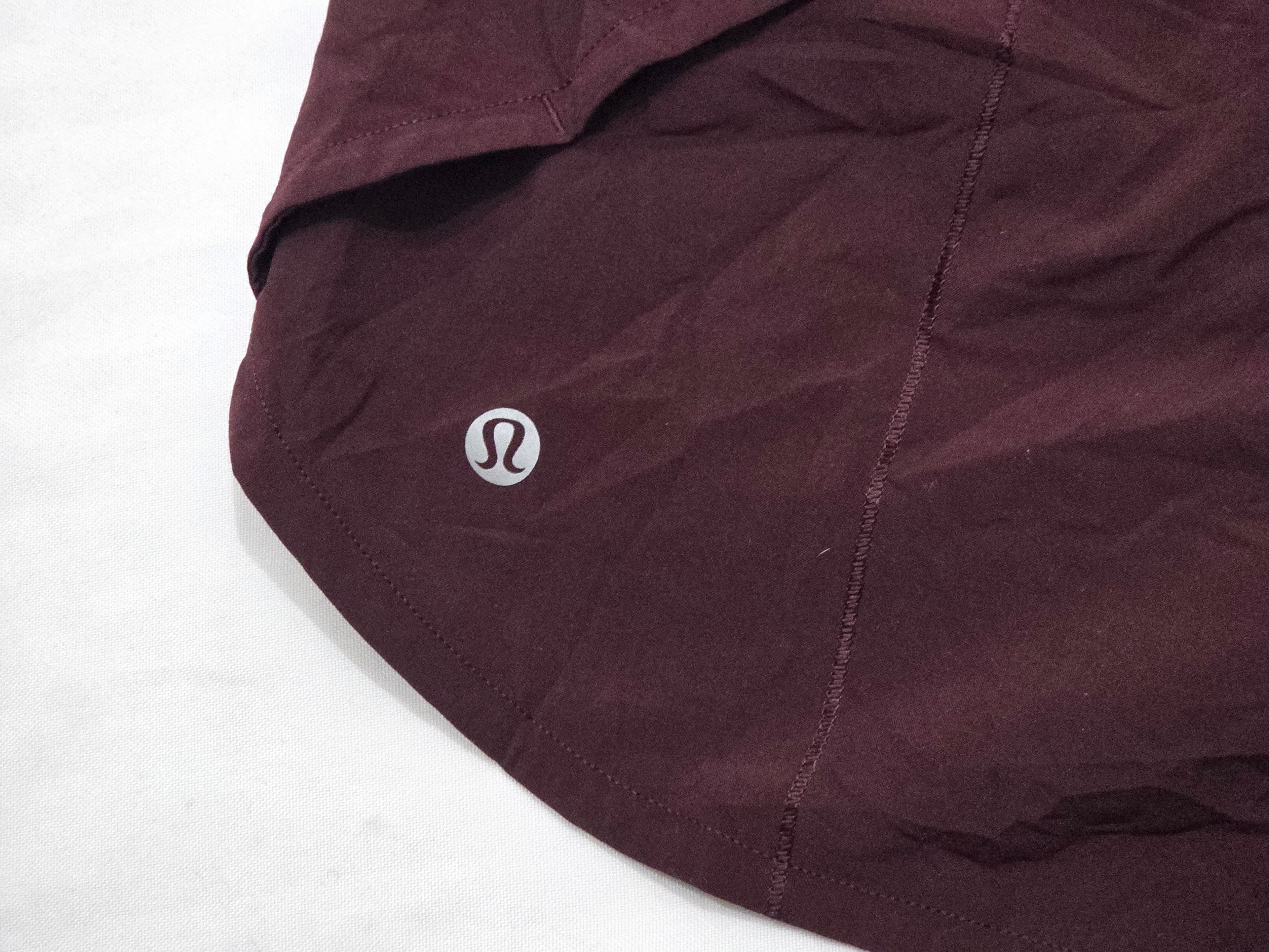 Short Lululemon Color Bordo De Mujer Talla 4
