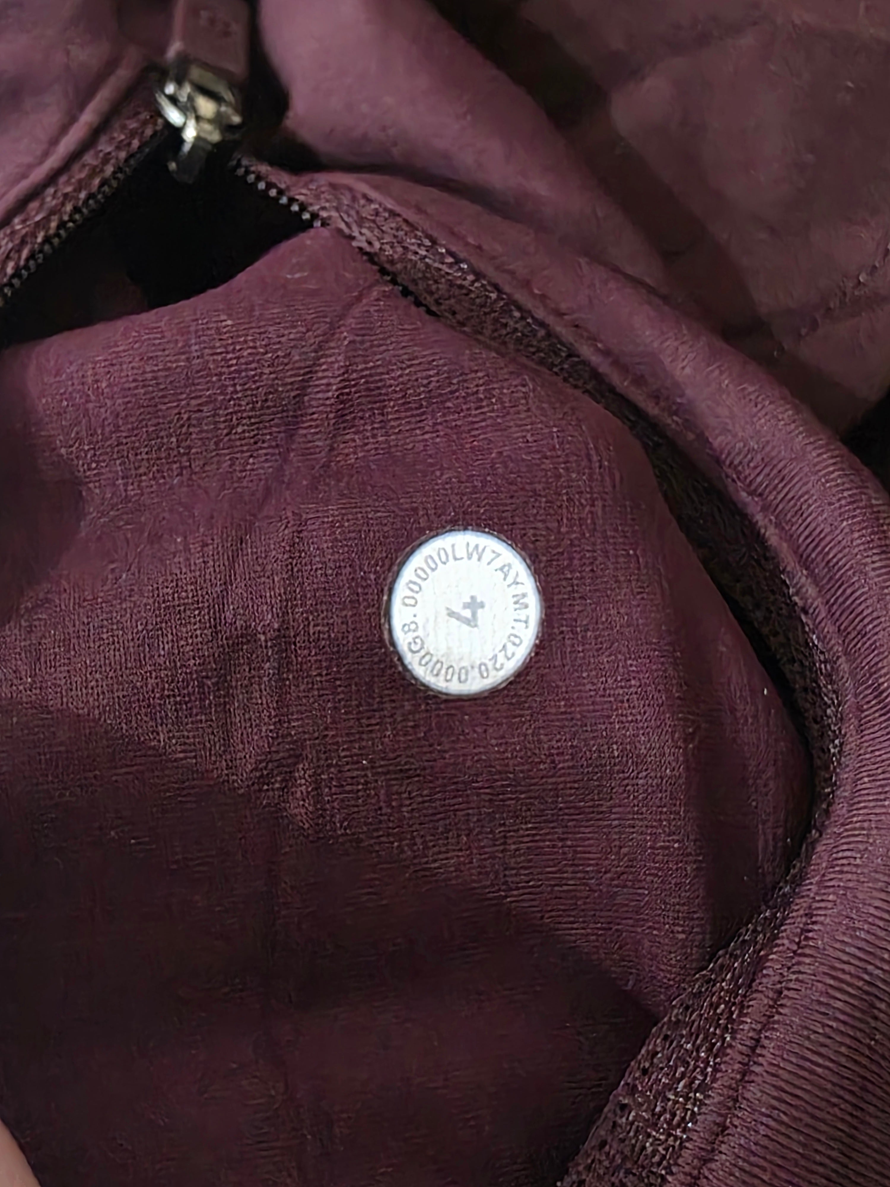 Short Lululemon Color Bordo De Mujer Talla 4