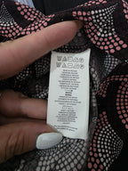 Blusa Michael Kors hombros descubiertos negra/rosa
