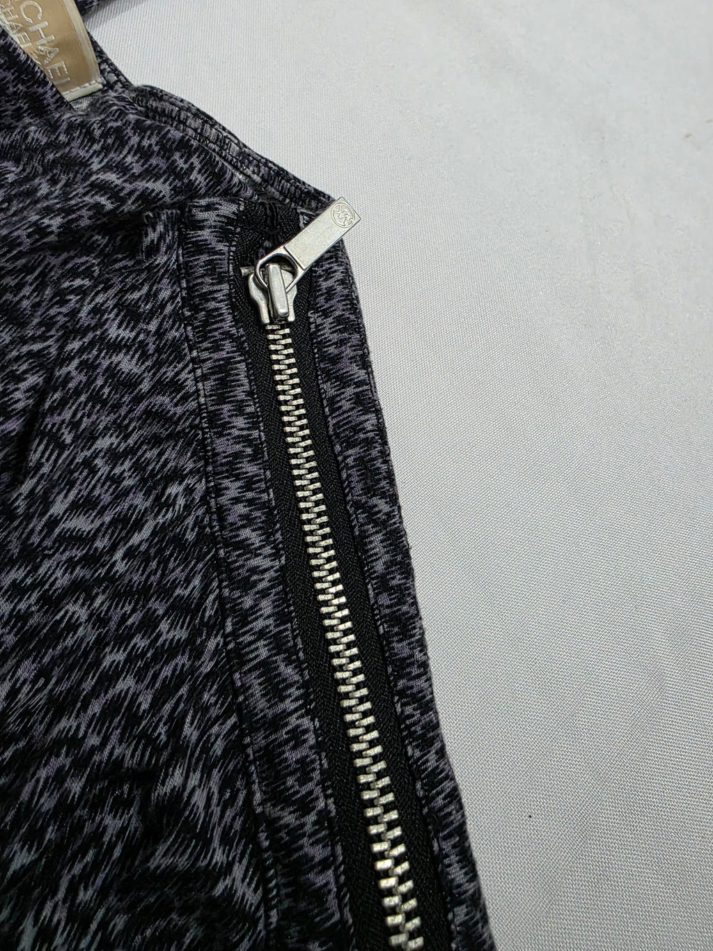 Blusa Michael Kors escote drapeado morada