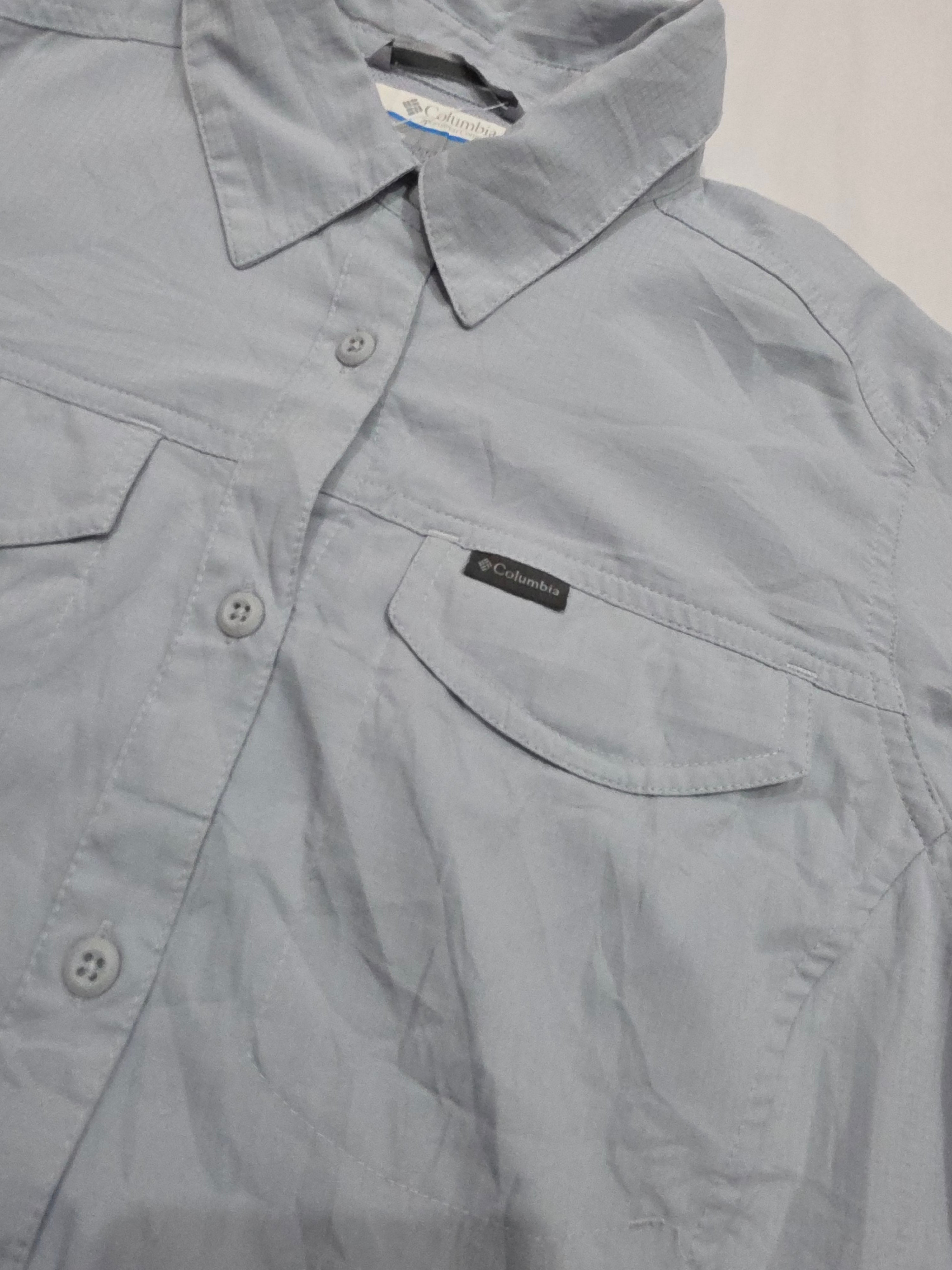 Camisa Columbia Omnishade de Mujer azul claro manga corta