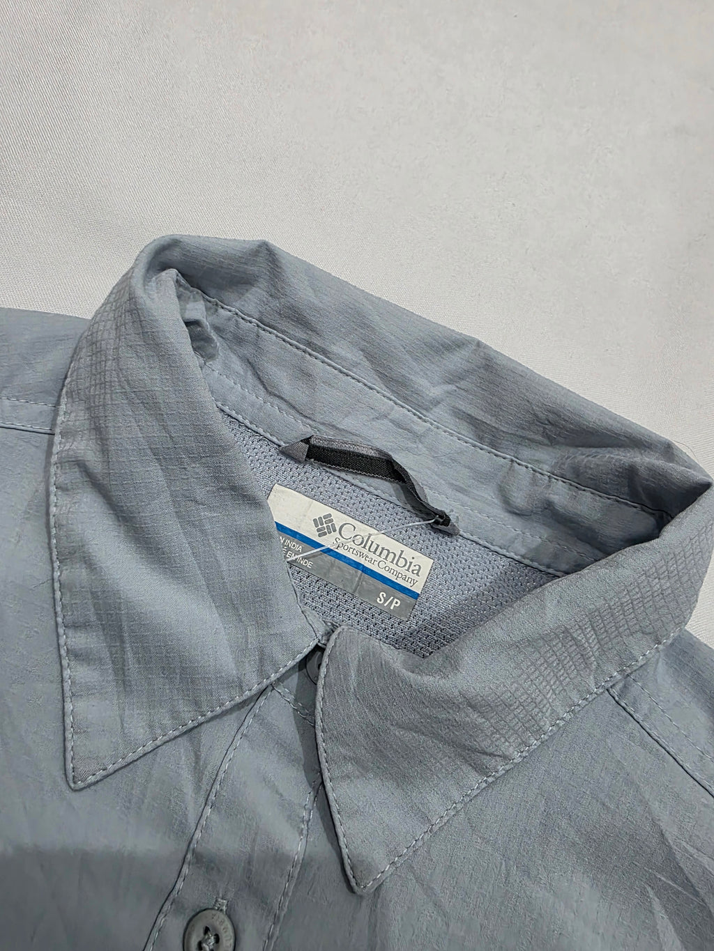 Camisa Columbia Omnishade de Mujer azul claro manga corta