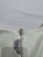 Vestido Tommy Hilfiger blanco con flores grises manga corta