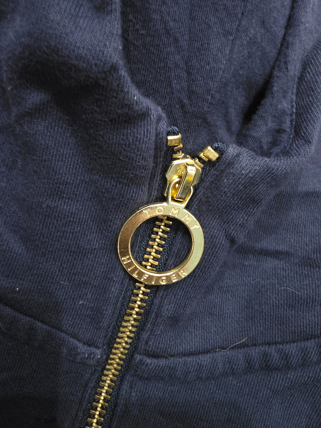 Sudadera corta Tommy Hilfiger azul marino con cierre