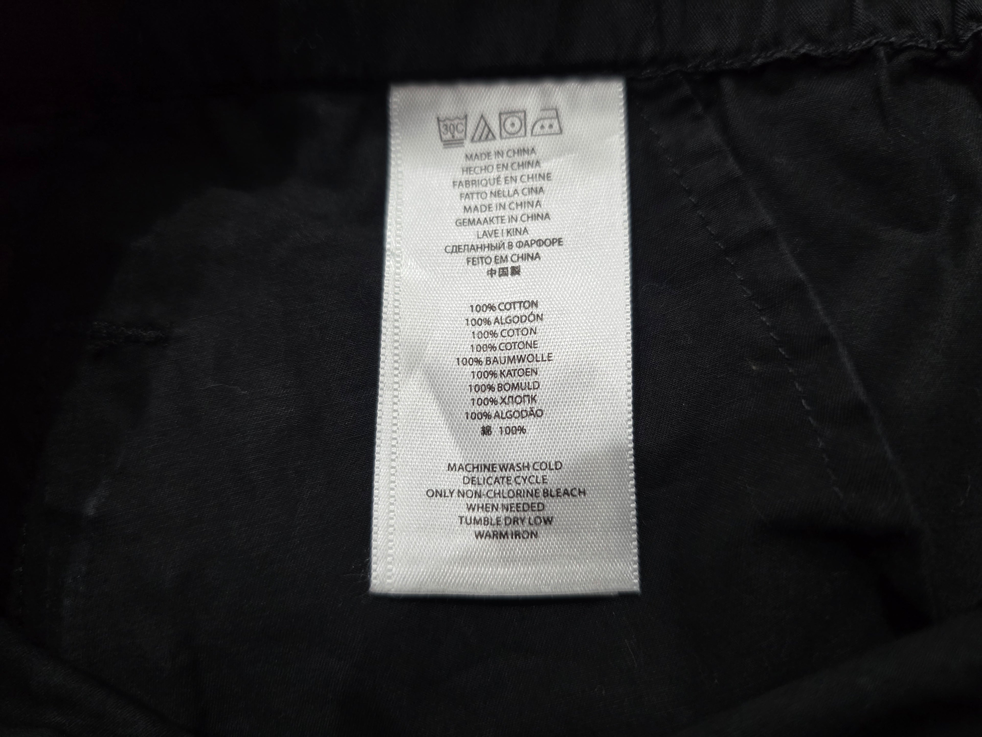 Jogger Michael Kors de Mujer color negro con cierres plateados