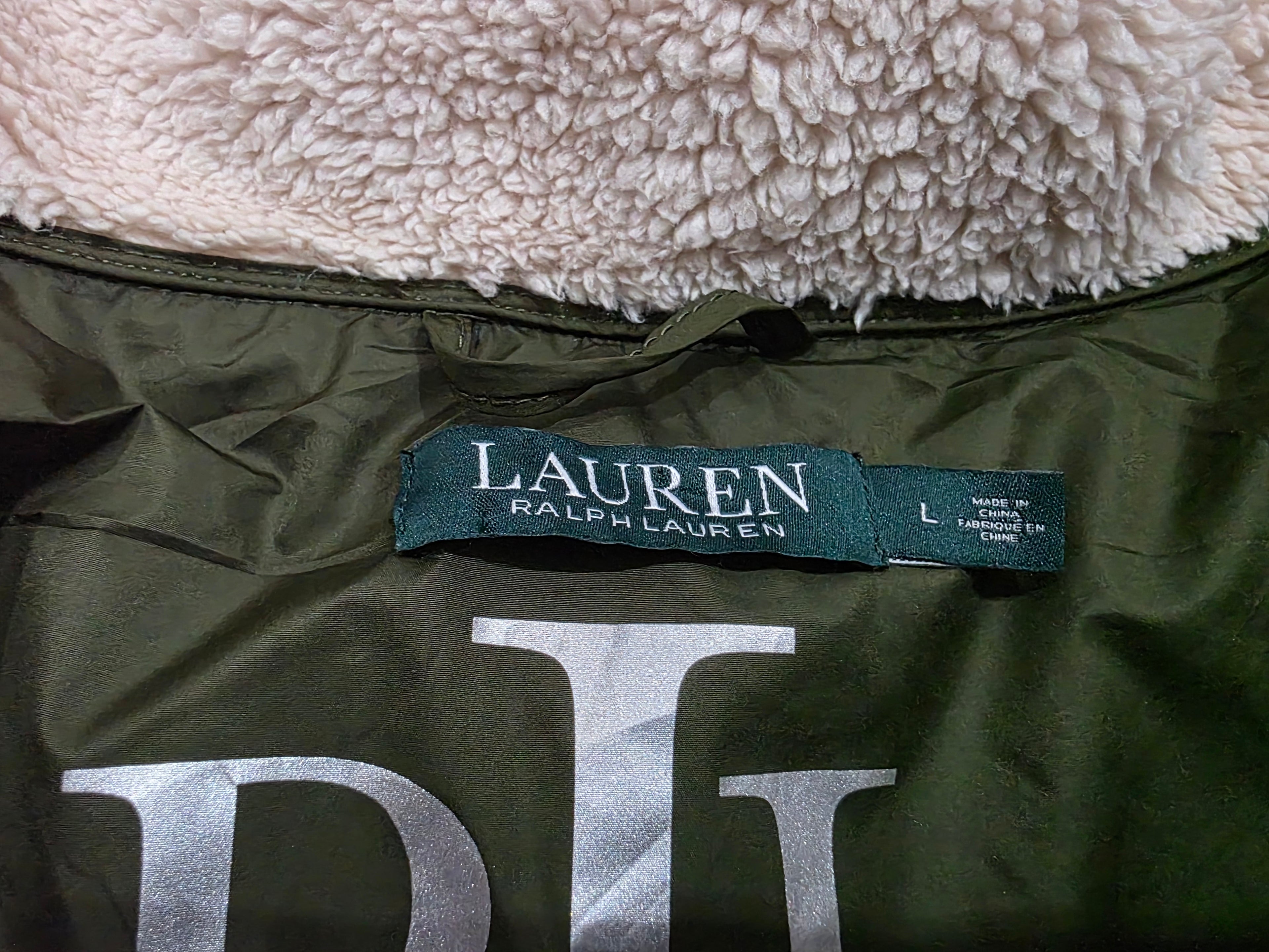 Chamarra Lauren Ralph Lauren Acolchada Verde Olivo con Interior Tipo Sherpa – Talla L