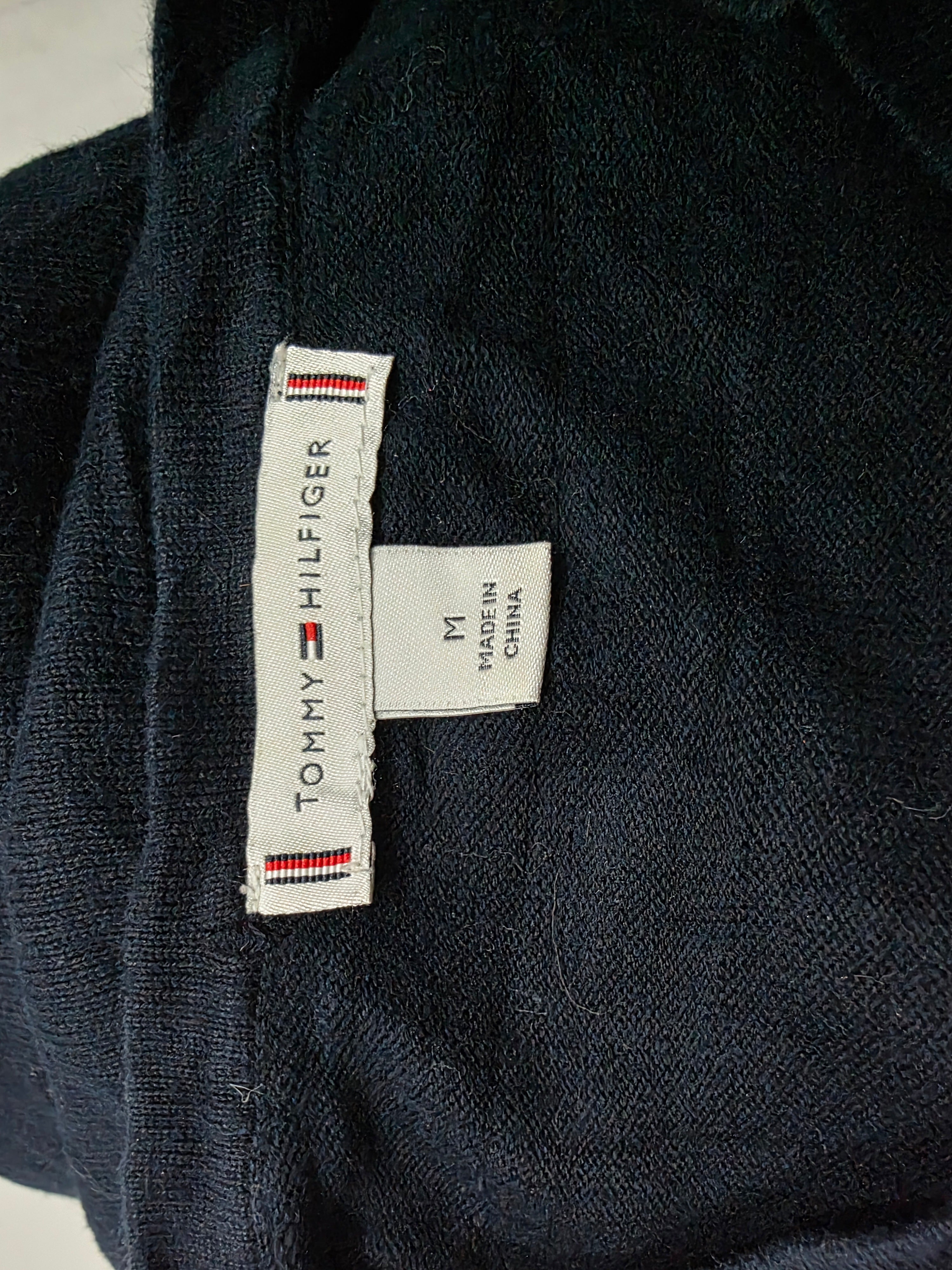 Sueter Tommy Hilfiger de Mujer Mediano azul con rojo