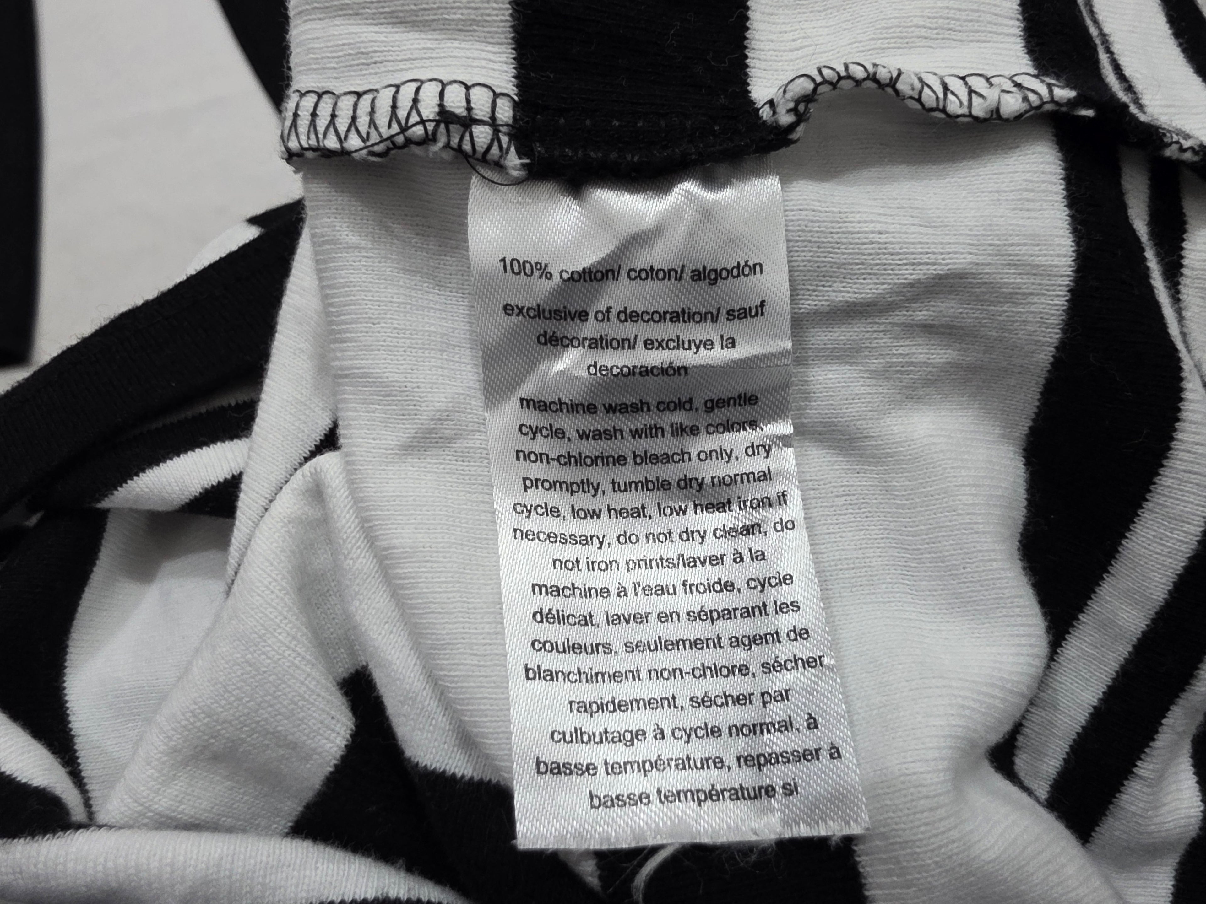 Playera Tommy Hilfiger blanca/negro rayada manga corta