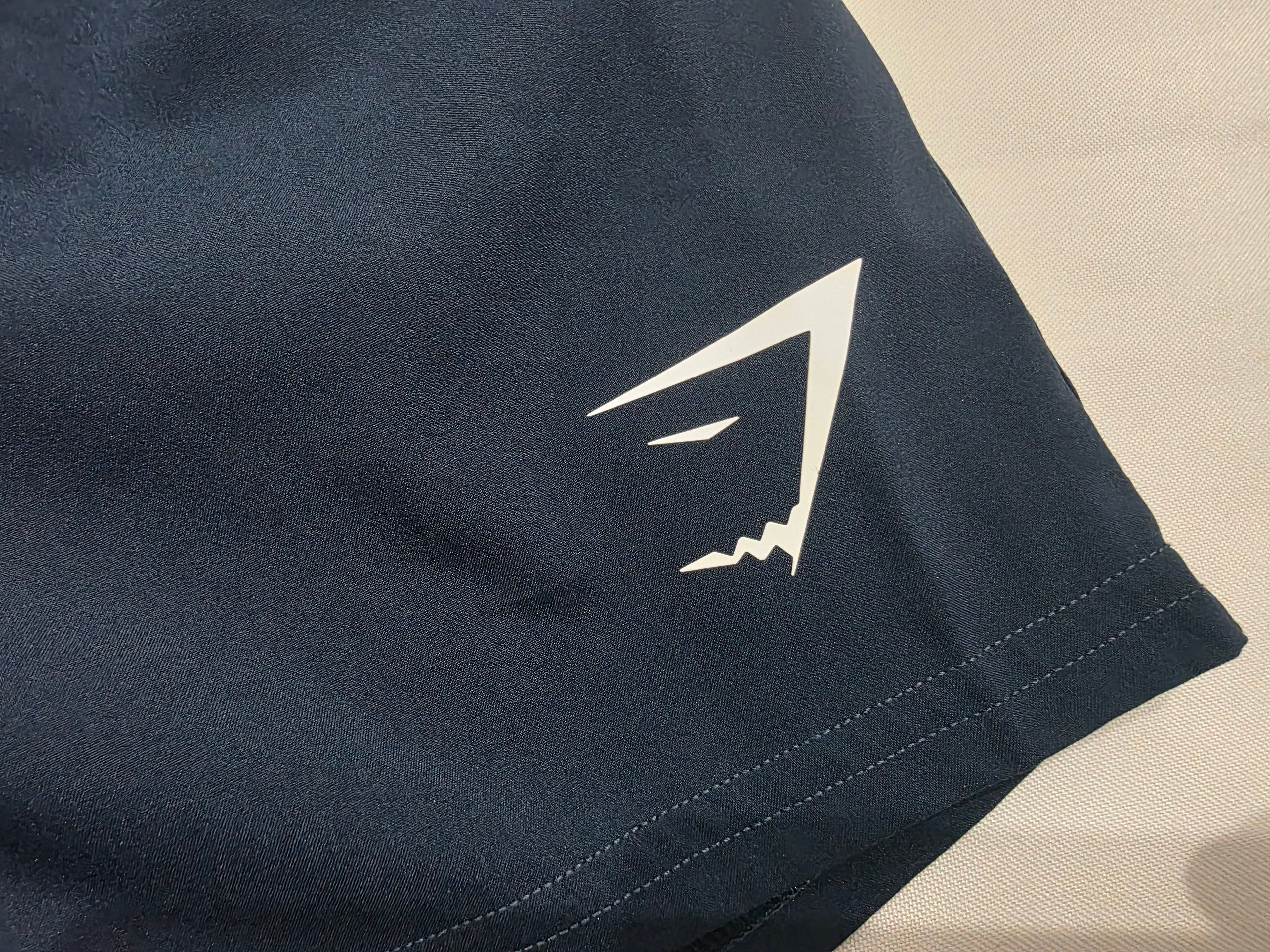 Short Extra Chico de Mujer GymShark azul marino