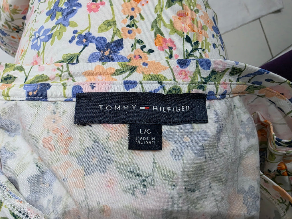 Playera Tommy Hilfiger de Mujer Grande Floreada tricolor