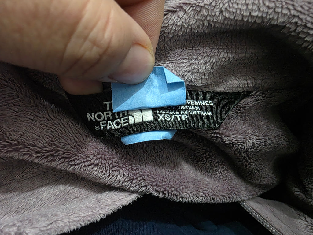 Chamarra The North Face Mujer XS Gris con Forro Polar WindWall morado