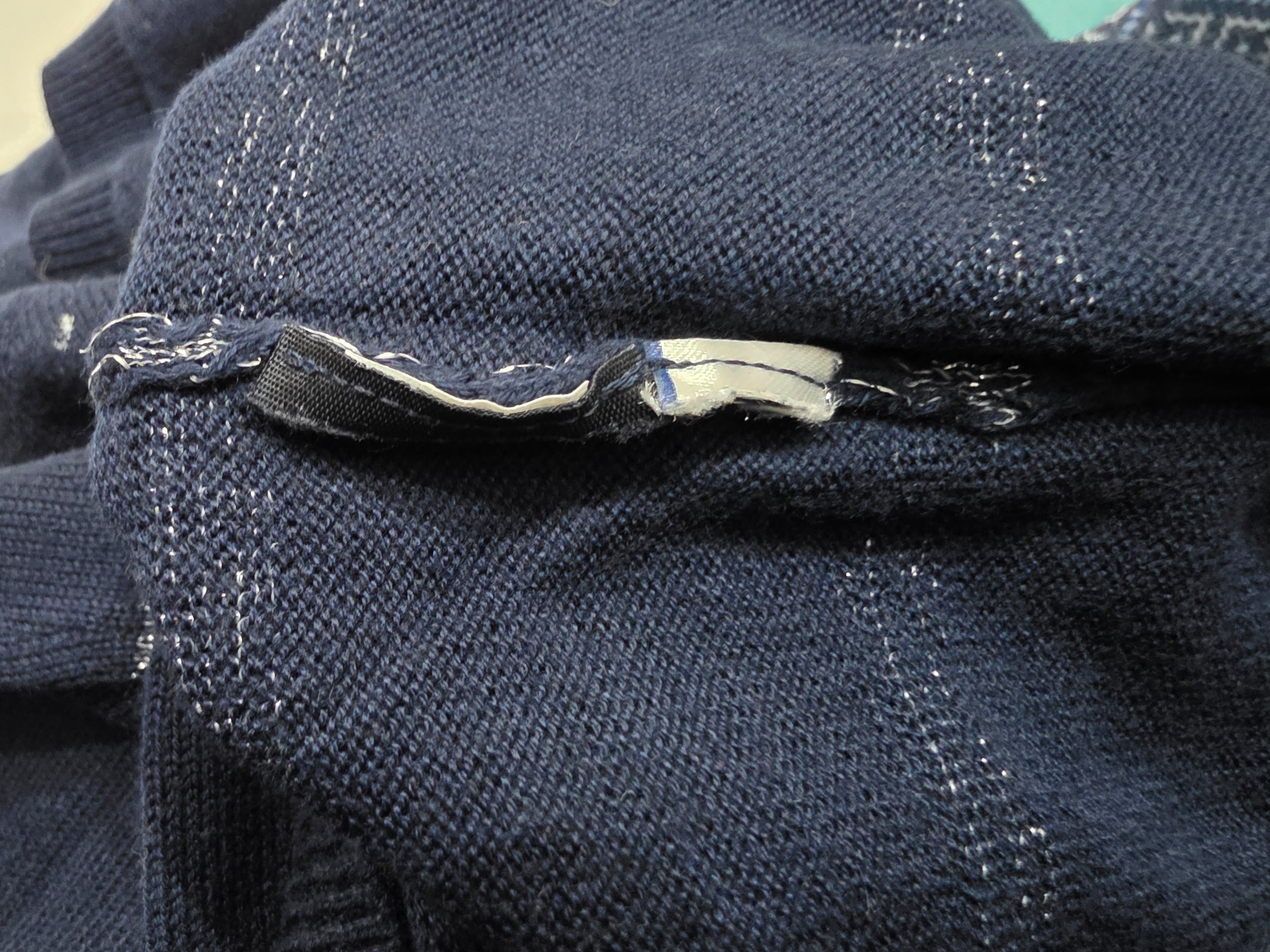Sueter Tommy Hilfiger de Mujer extra chico azul con lineas plateada