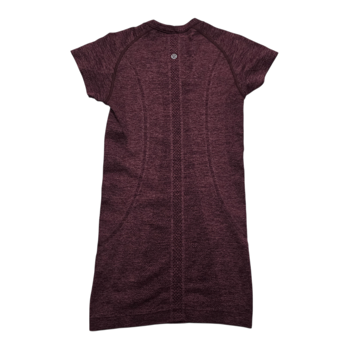 Playera Lululemon talla 2 color vino manga corta