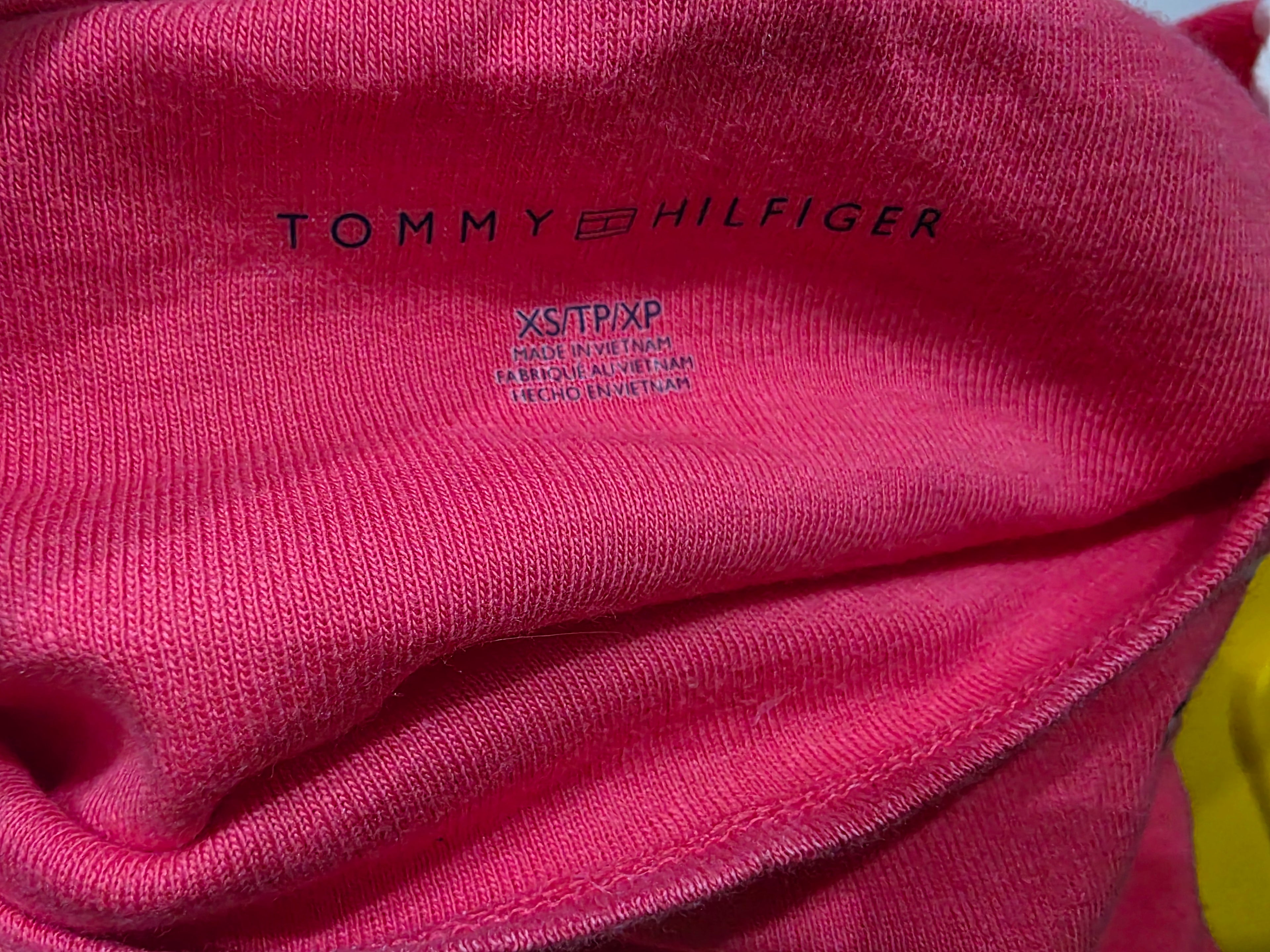 Playera Tommy Hilfiger de Mujer Extra Chica mamga corta color coral