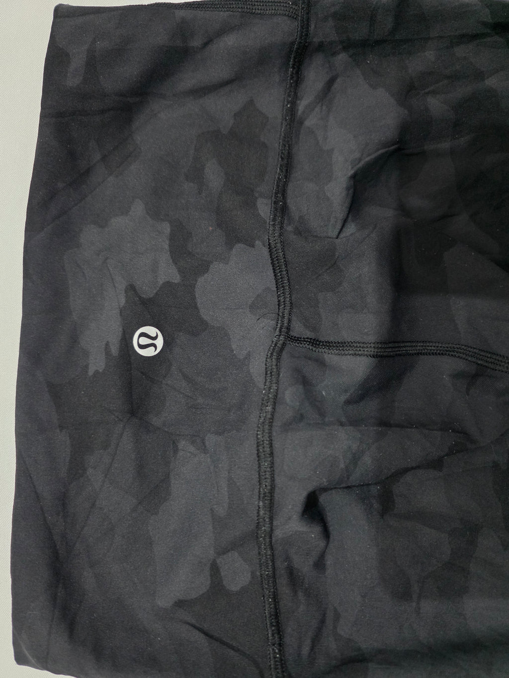 Legging Lululemon de Mujer print militar negro/gris talla 4