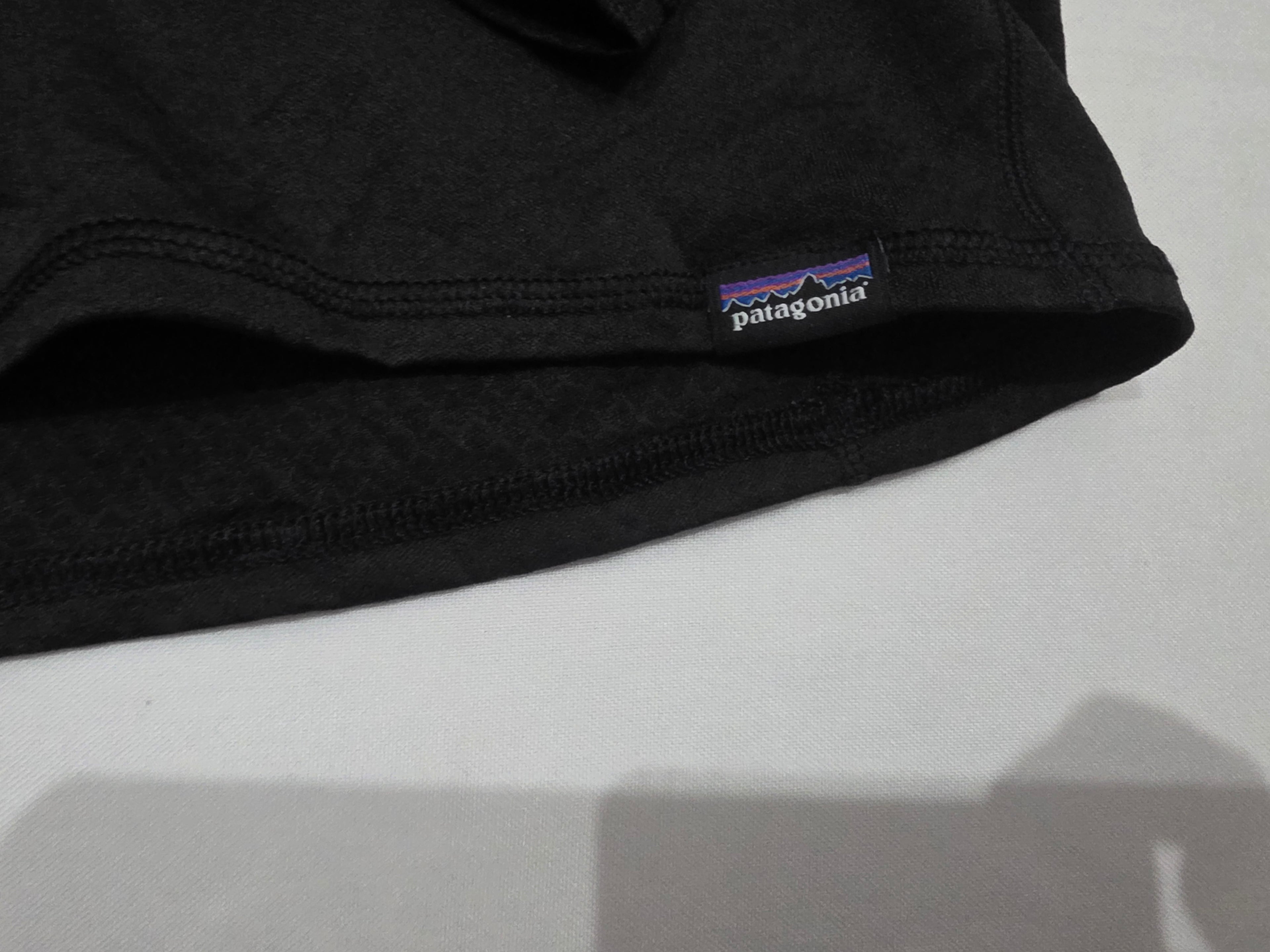 Playera Patagonia Capilene De Mujer Mediana color negro mamga larga