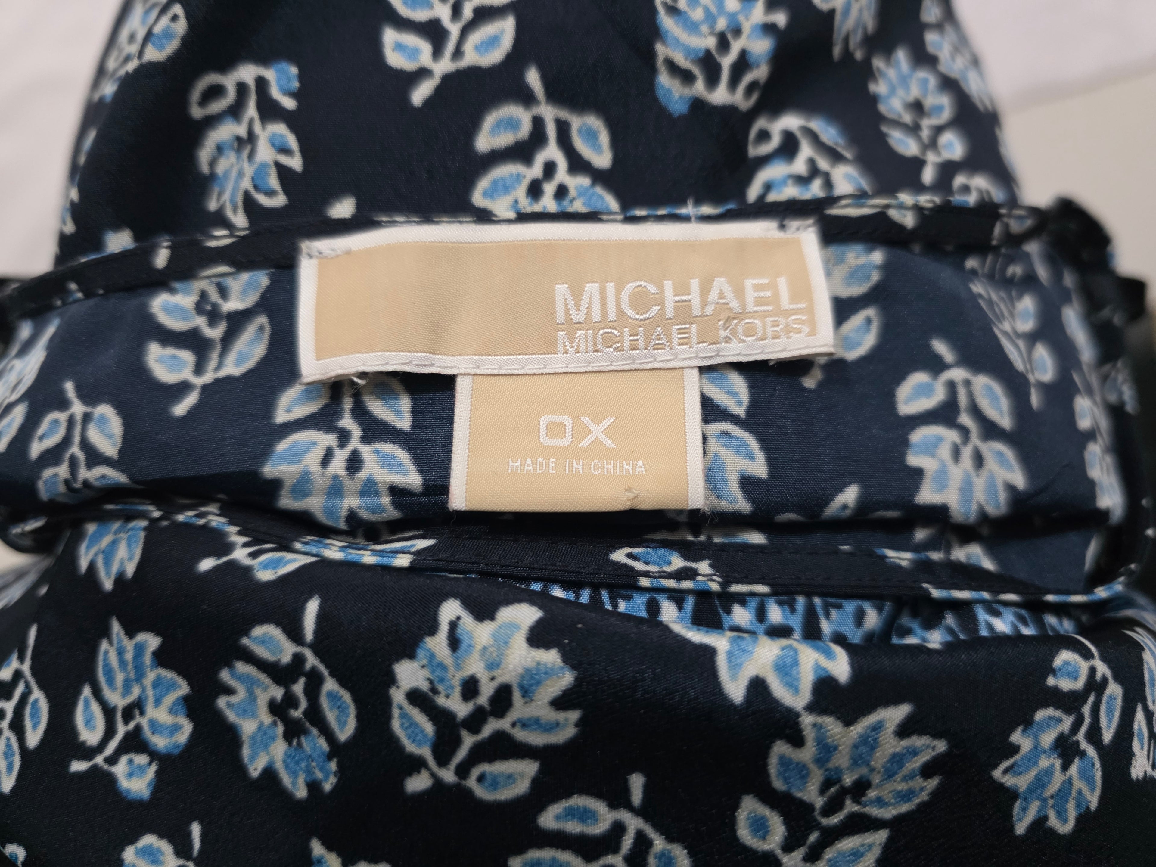 Blusa Michael Kors azul con estampado floral estilo boho – talla OX