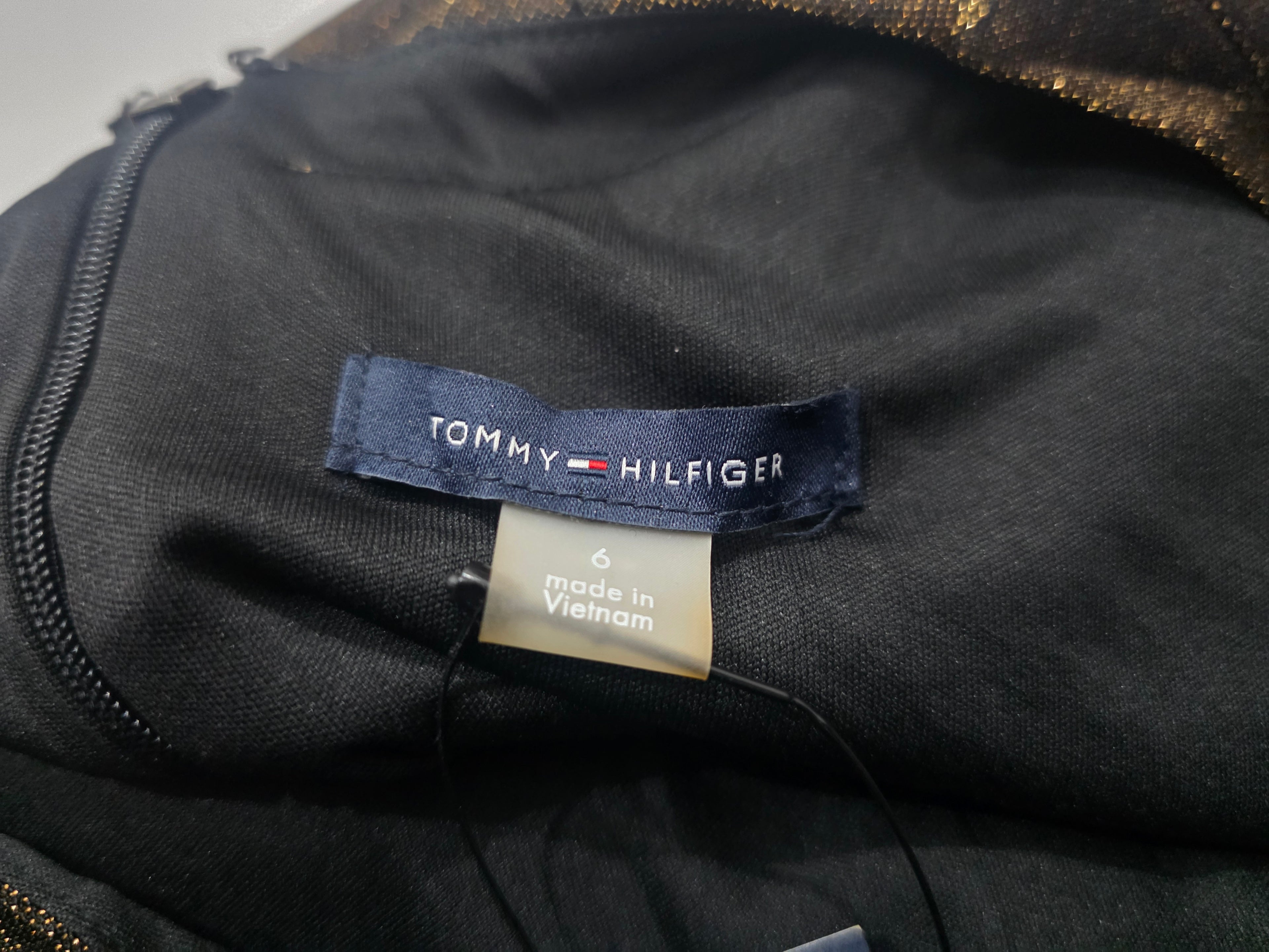 Vestido Tommy Hilfiger Talla 6 color cobre brillante manga larga