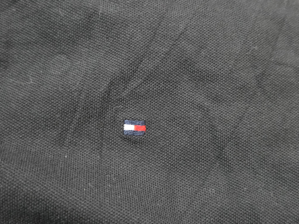 Playera Tommy Hilfiger Classic Fit Color Negro Grande Mujer