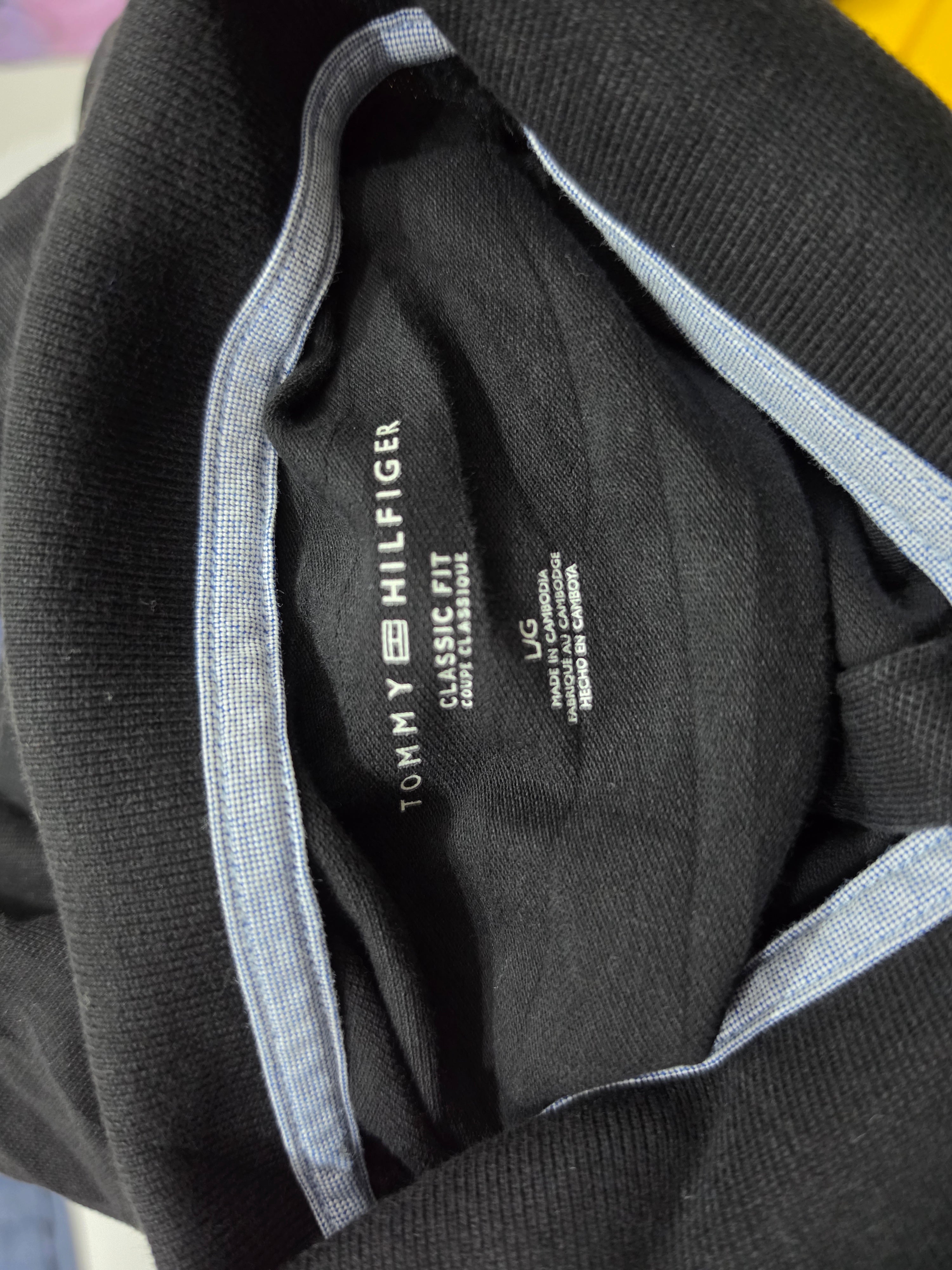 Playera Tommy Hilfiger Classic Fit Color Negro Grande Mujer