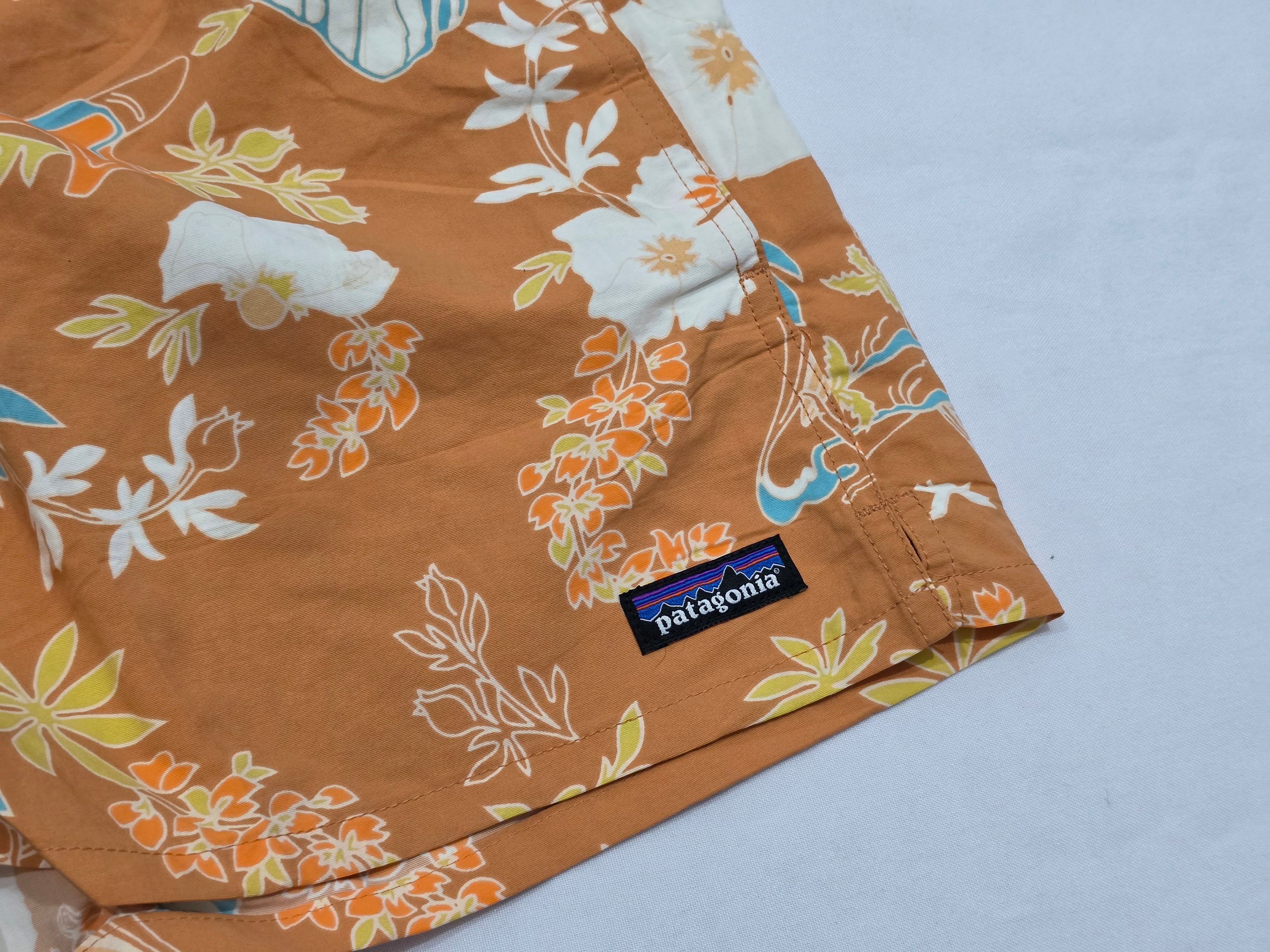 Short Patagonia De Mujer Color Naranja Floreada Mediana
