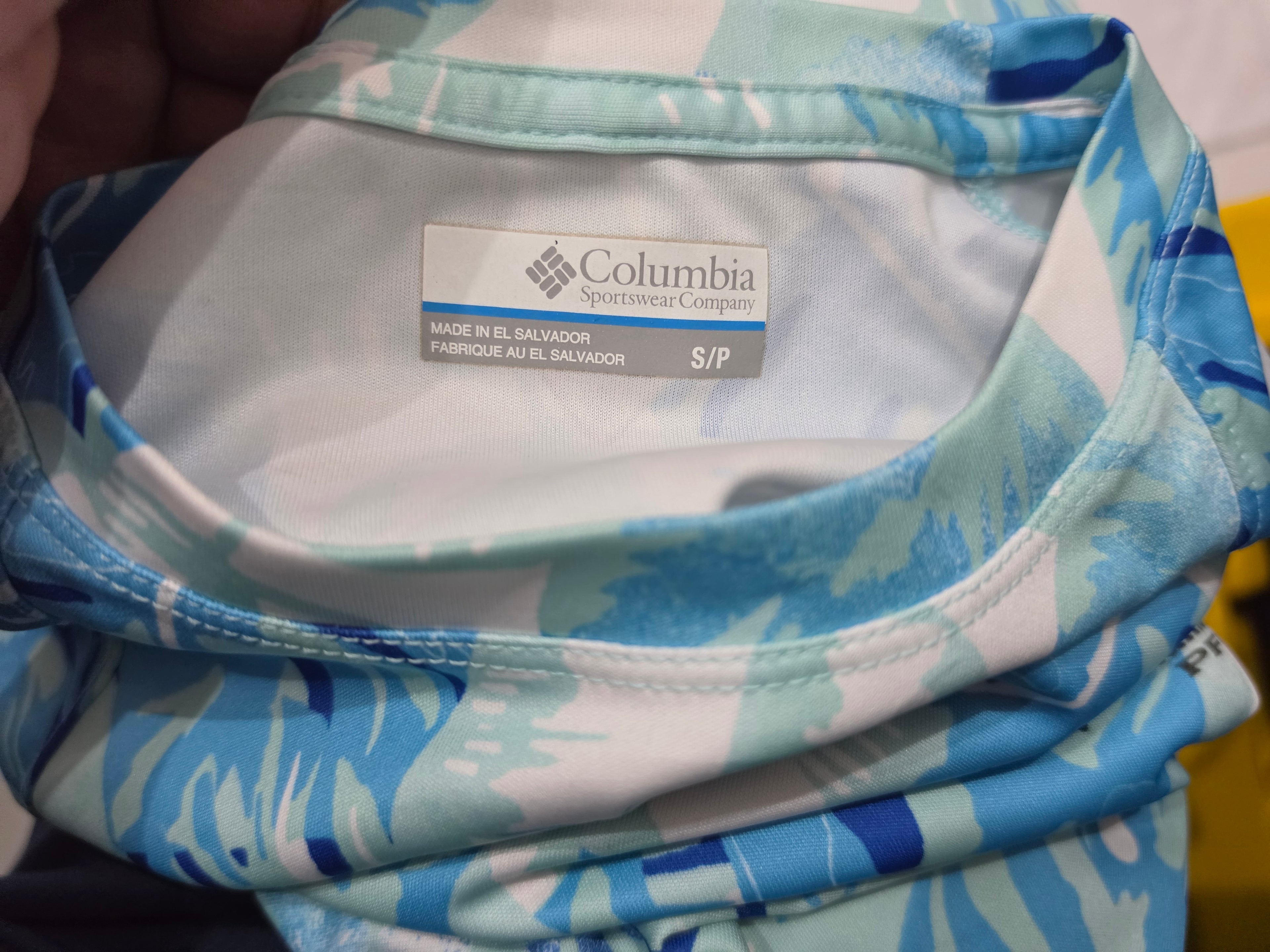 Playera Columbia Pfg Azul Con Plantas De Mujer Talla Chica