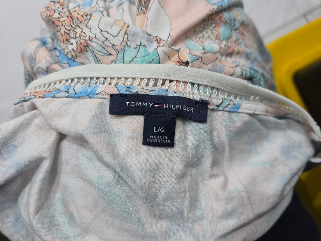 Playera Tommy Hilfiger Grande De Mujer Flores Pastel