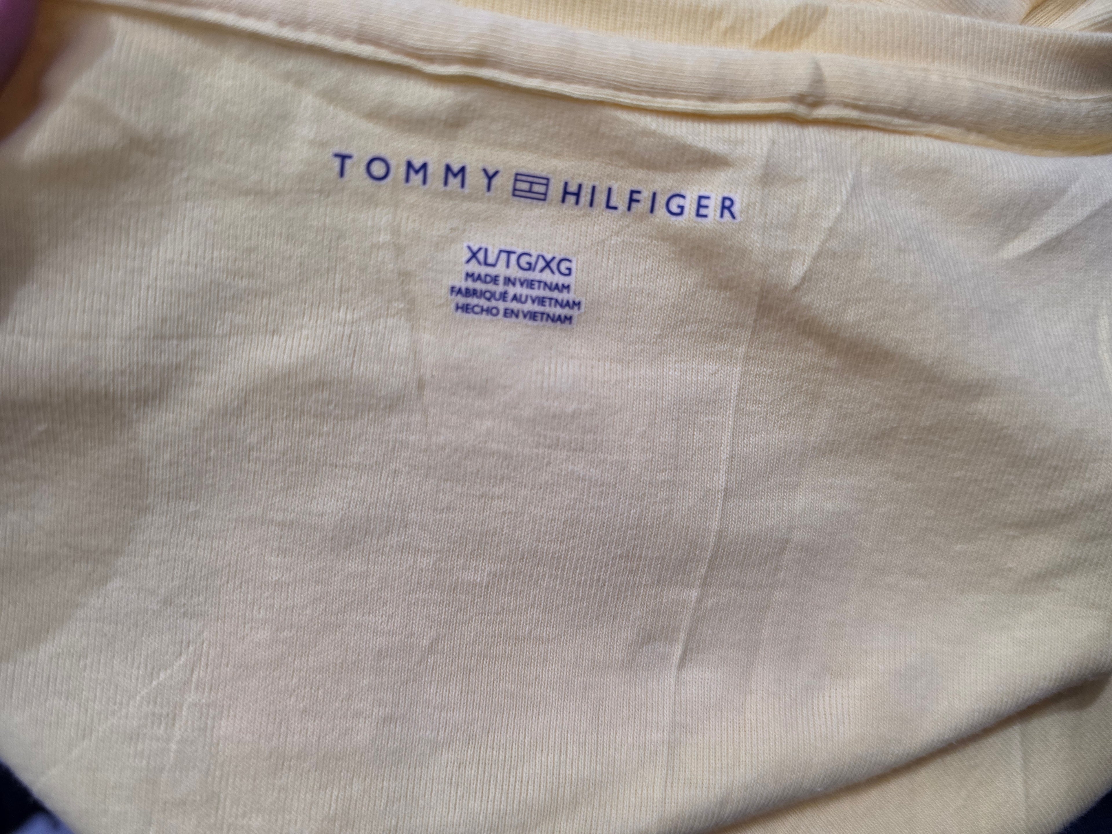 Playera Tommy Hilfiger mujer Extra grande Amarilla manga Corta