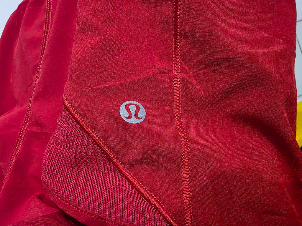 Short Lululemon Talla 6 Color Rojo De Mujer