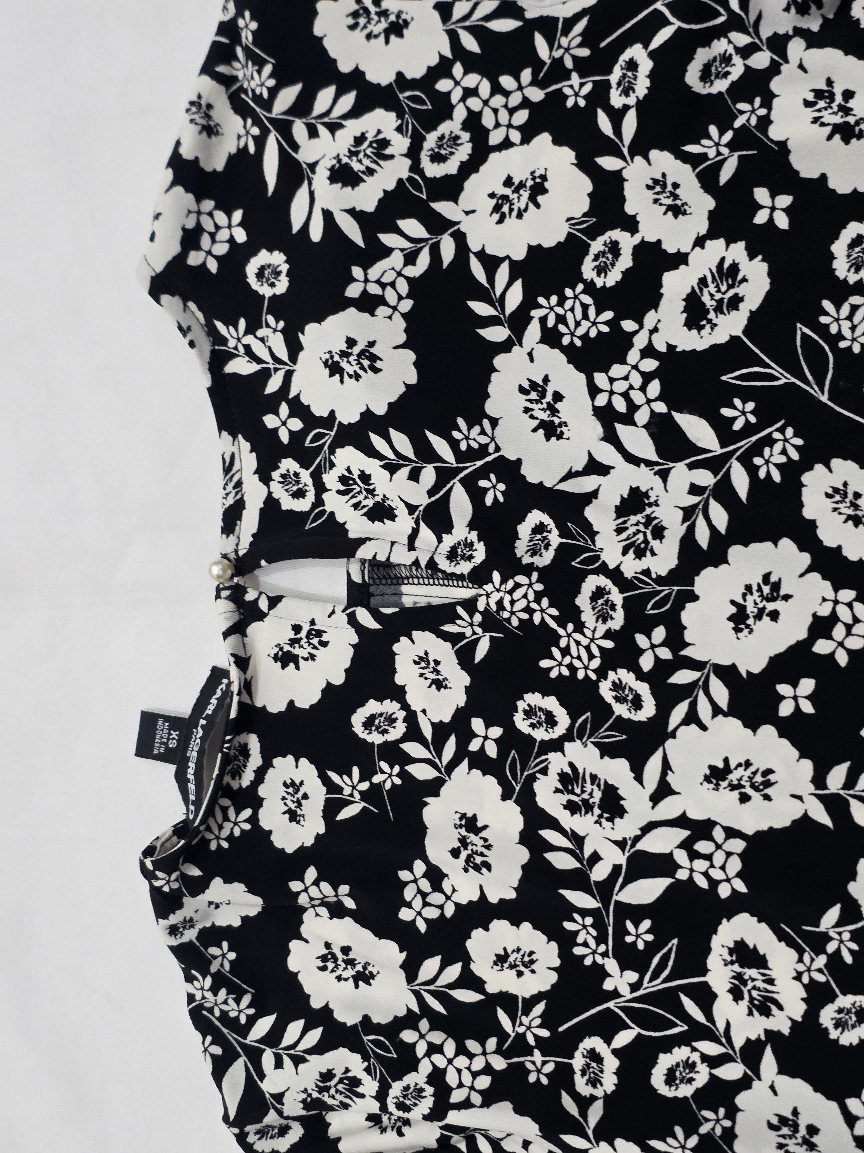 Blusa Karl Lagerfeld Extrachica Mujer Color Negra Floreada
