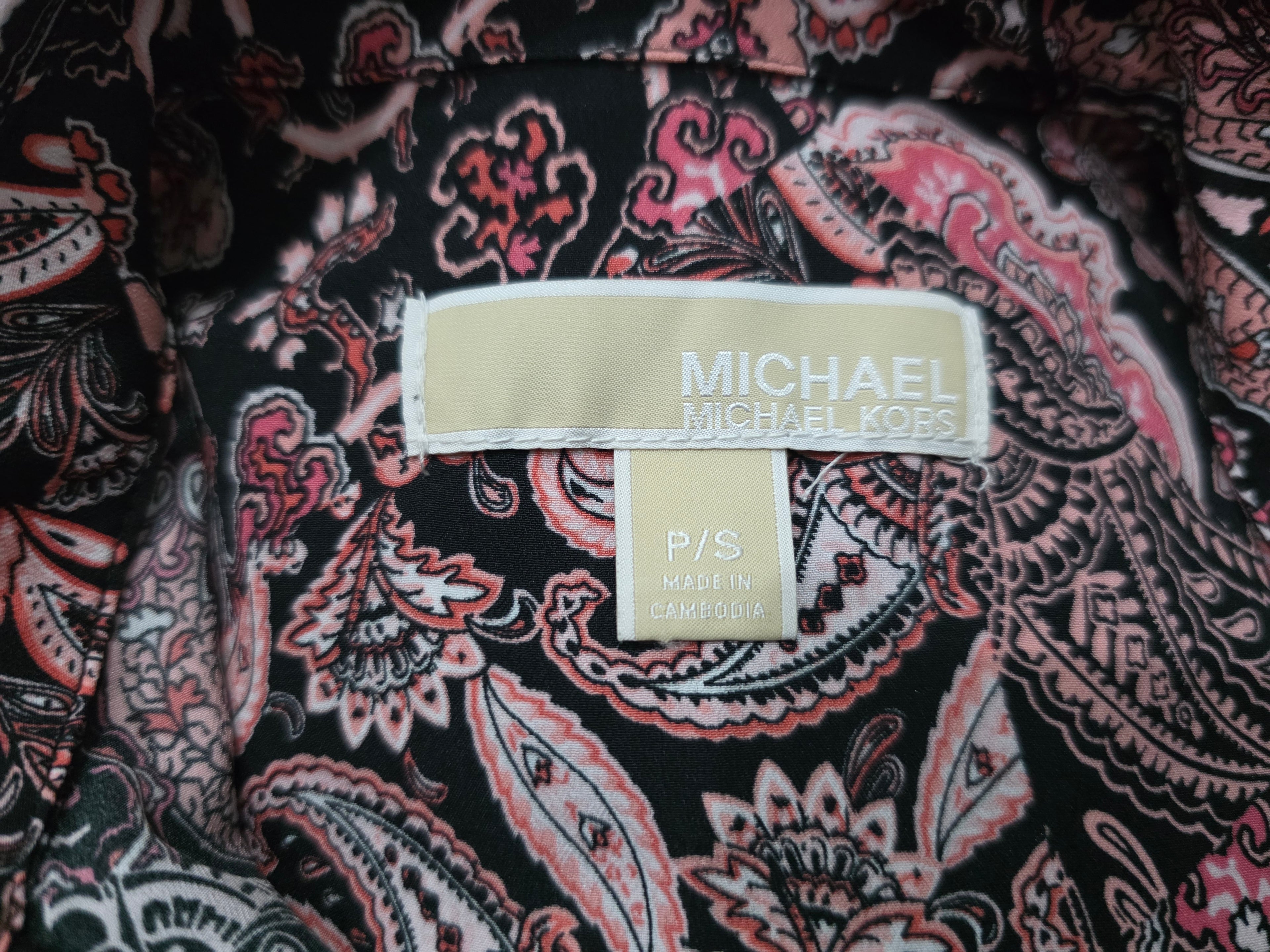 Camisa De Cierre Michael Kors Rosa Con Figuras Talla Chica