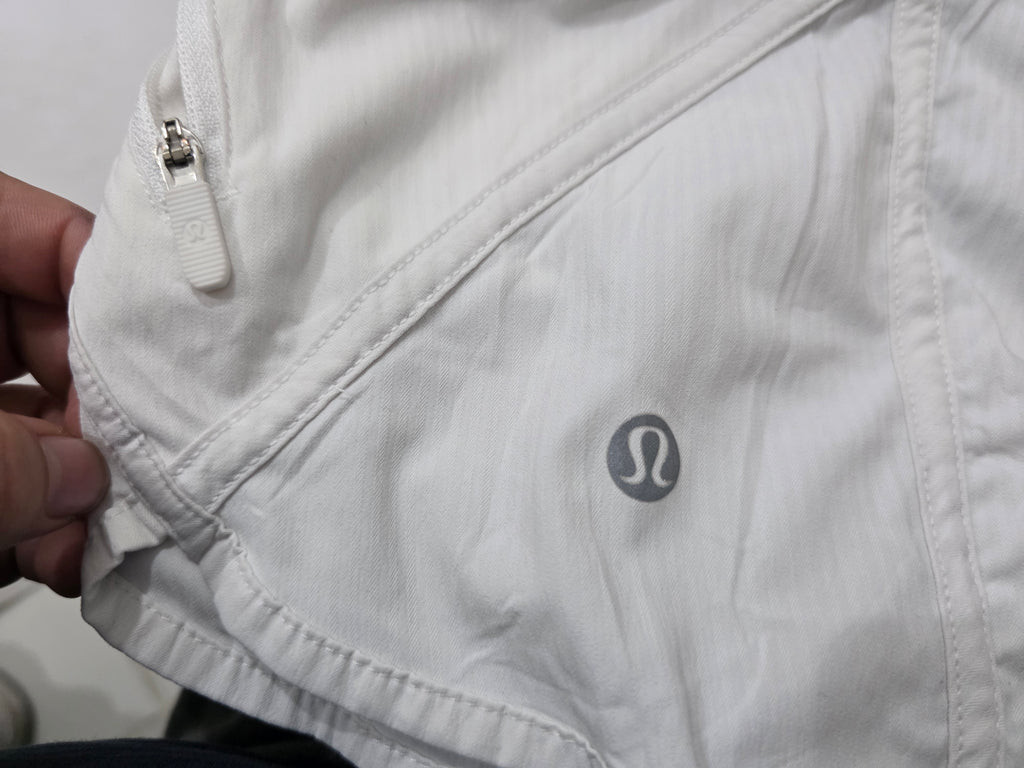 Short Lululemon Talla 6 Color Blanco De Mujer