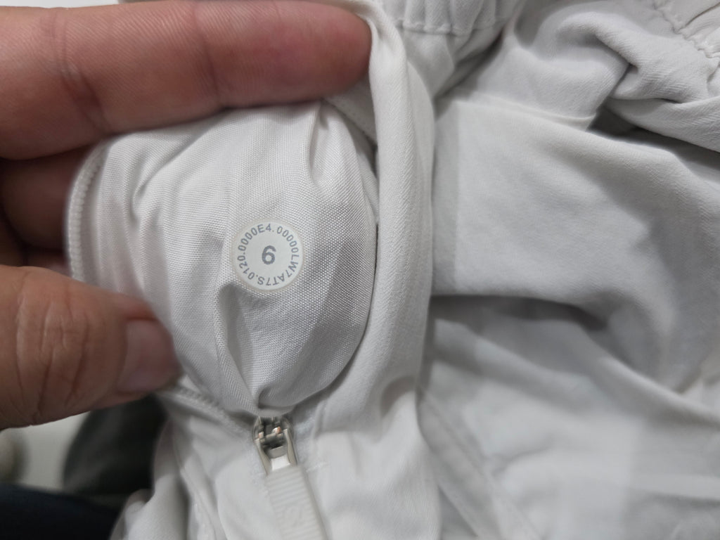 Short Lululemon Talla 6 Color Blanco De Mujer