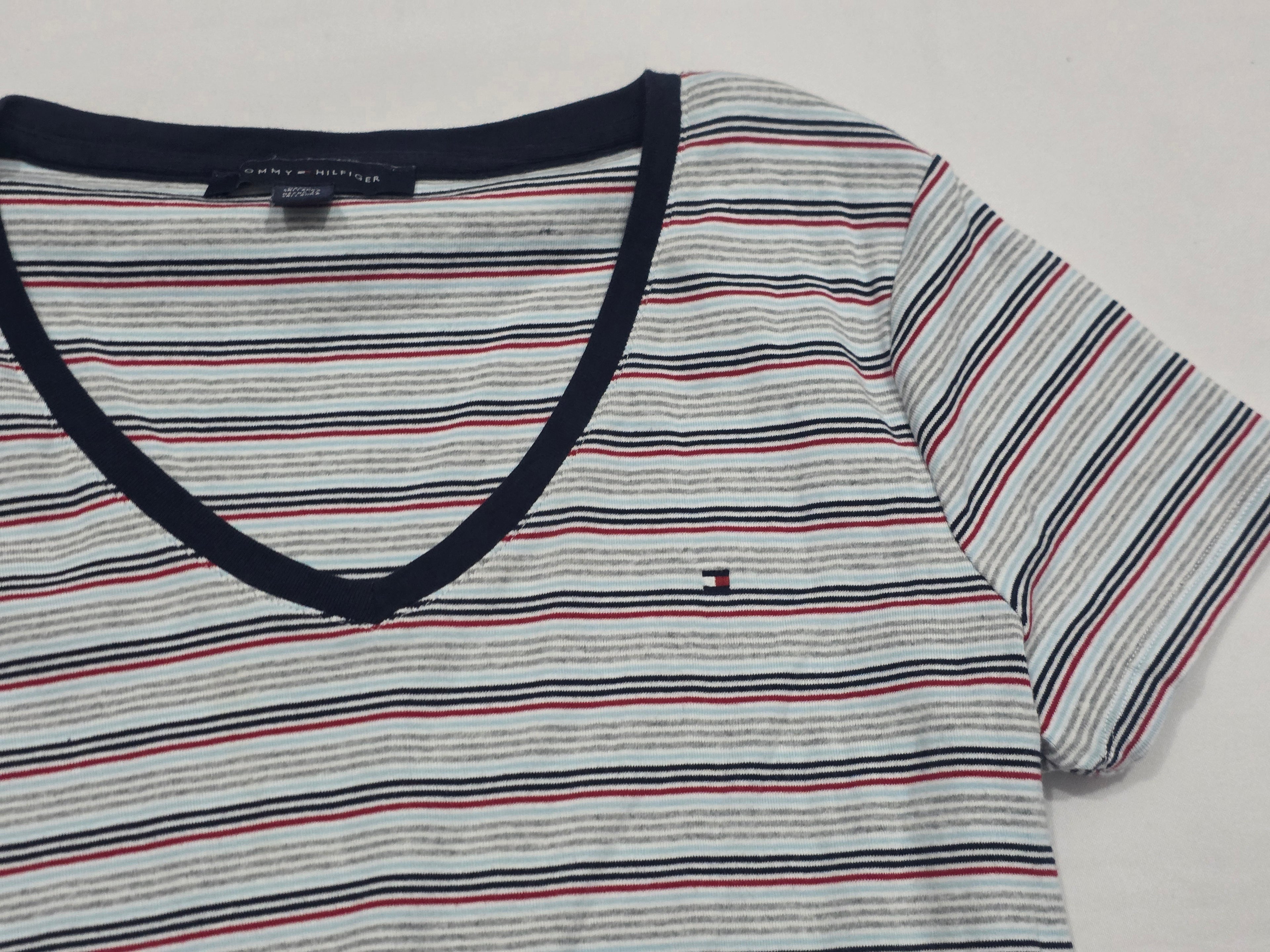 Playera Tommy Hilfiger Azul Ineas Grises Manga Corta Grande