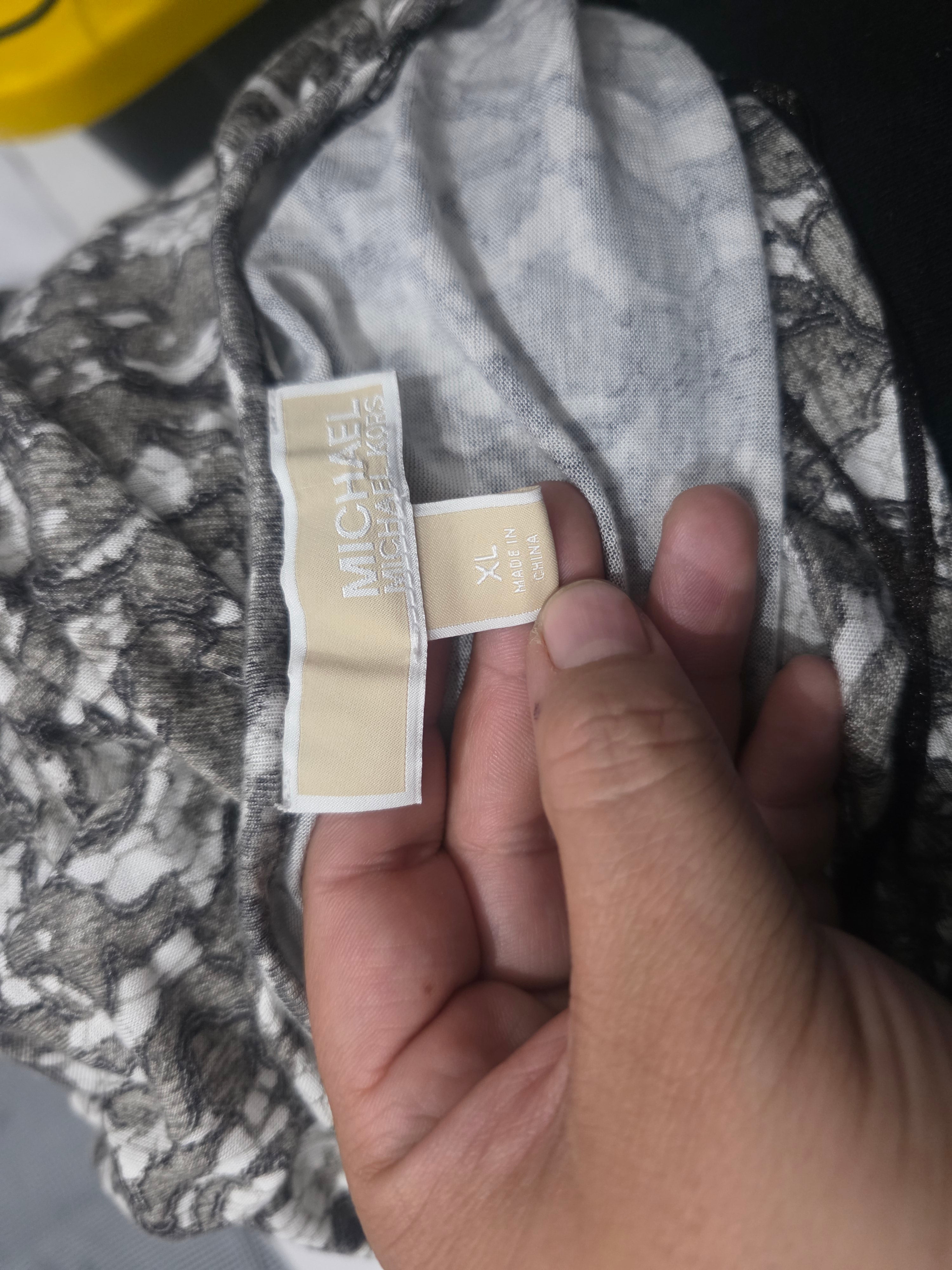Blusa Michael Kors Extra Grande Gris Con Flores