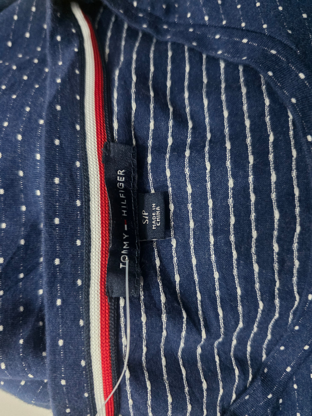 Playera Tommy Hilfiger Mujer Azul Con Lunares Manga Corta