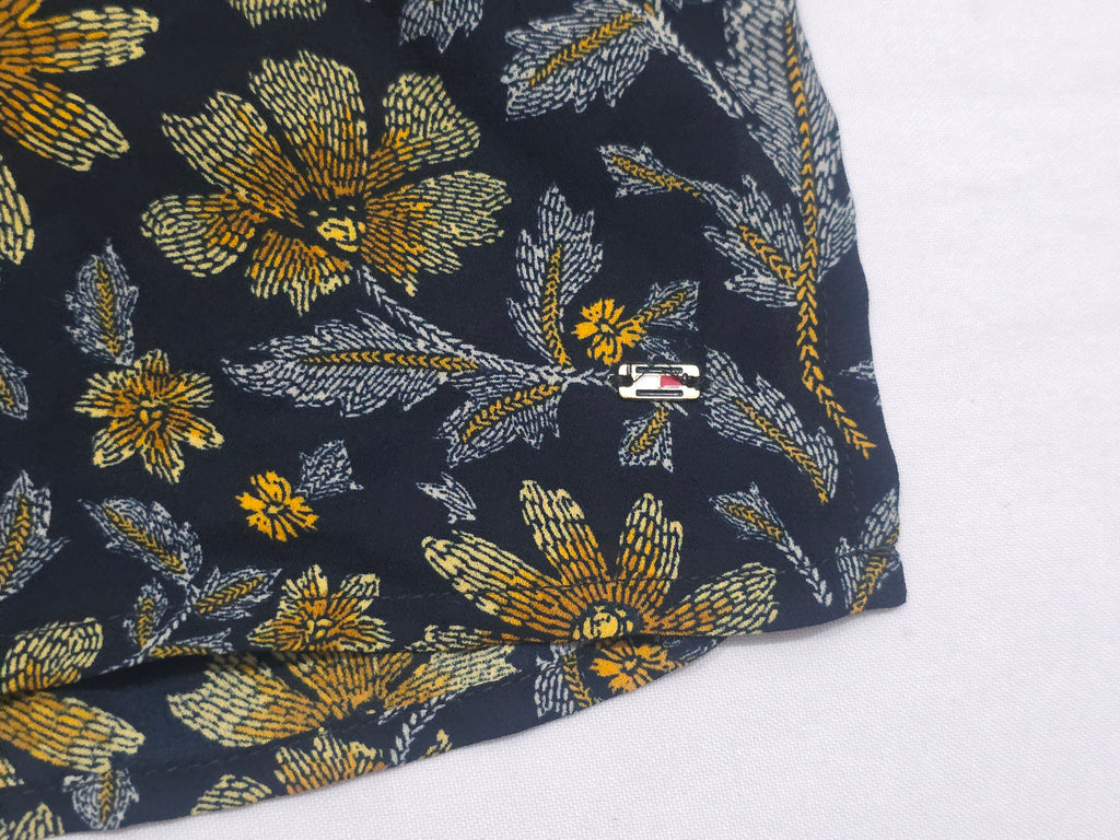 Camisa Tommy Hilfiger Talla Grande Azul Con Flores Oscuras