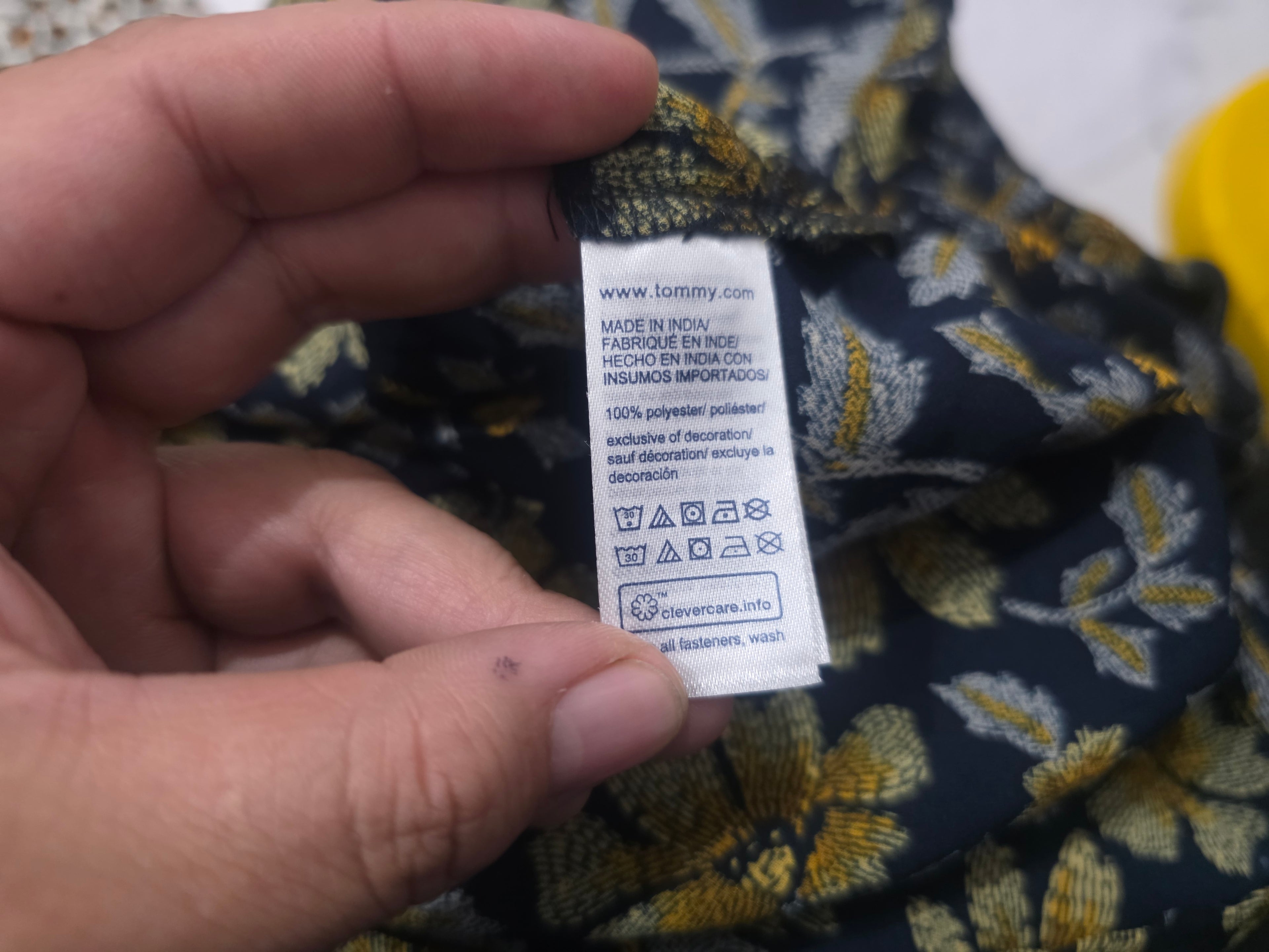Camisa Tommy Hilfiger Talla Grande Azul Con Flores Oscuras