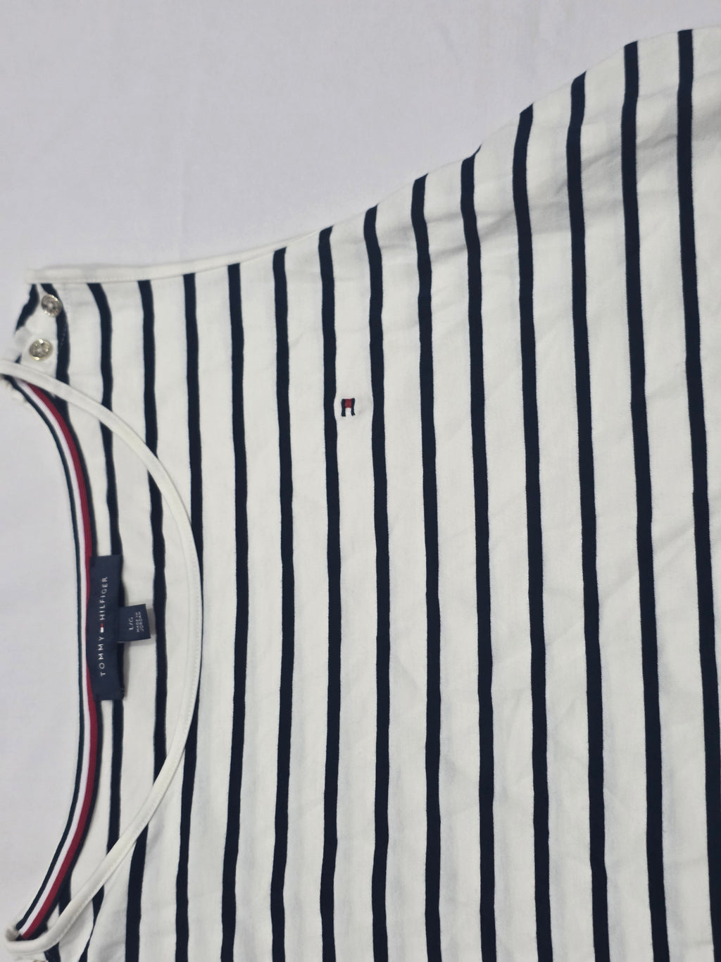 Playera Tommy Hilfiger Grande Sin Mangas Mujer Blancarayada