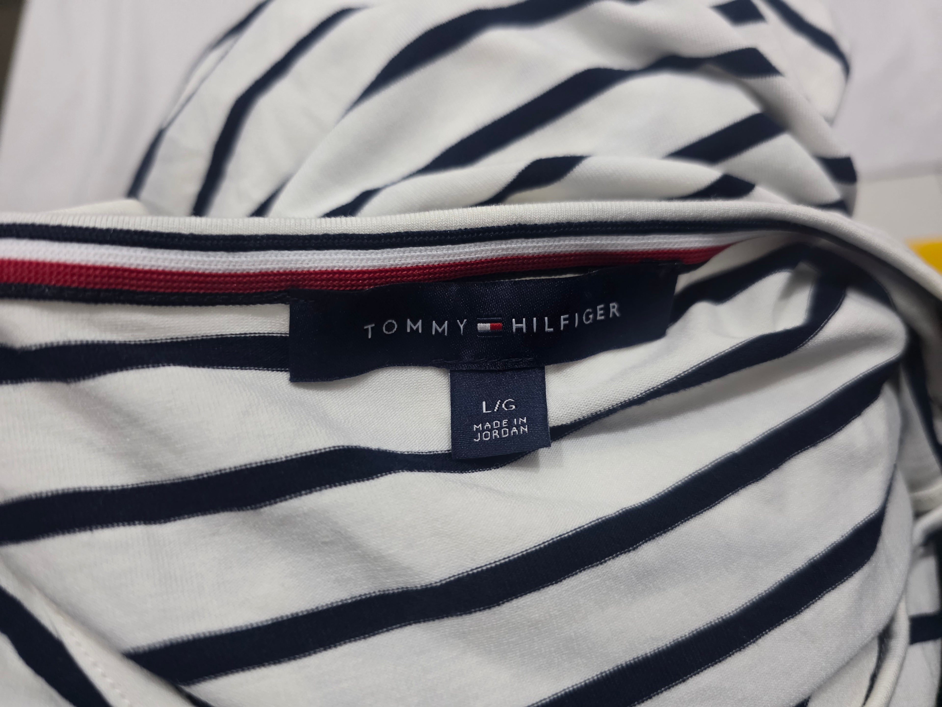 Playera Tommy Hilfiger Grande Sin Mangas Mujer Blancarayada