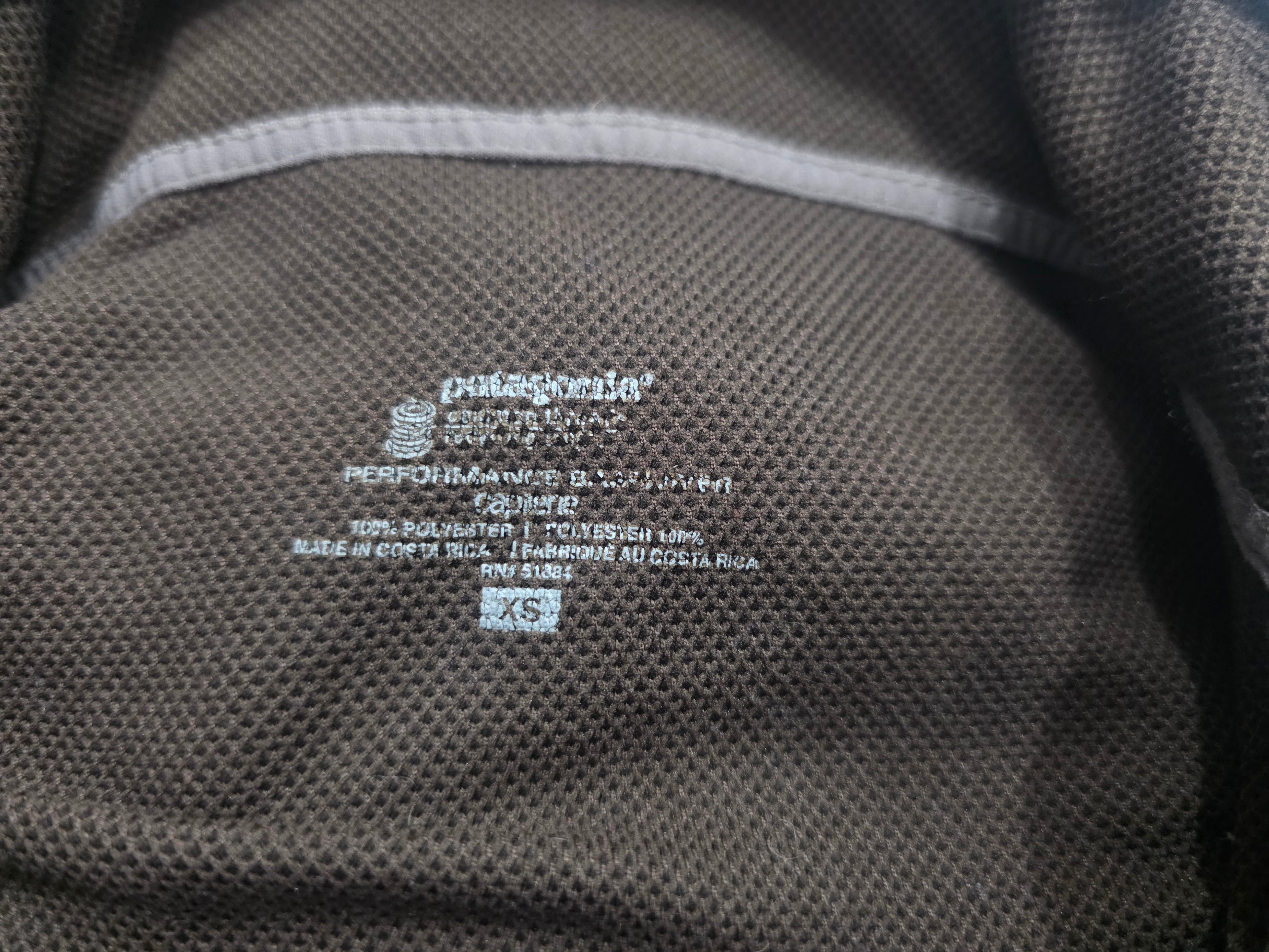 Playera Patagonia Performamce Medio Cierre Cafe Extra Chica