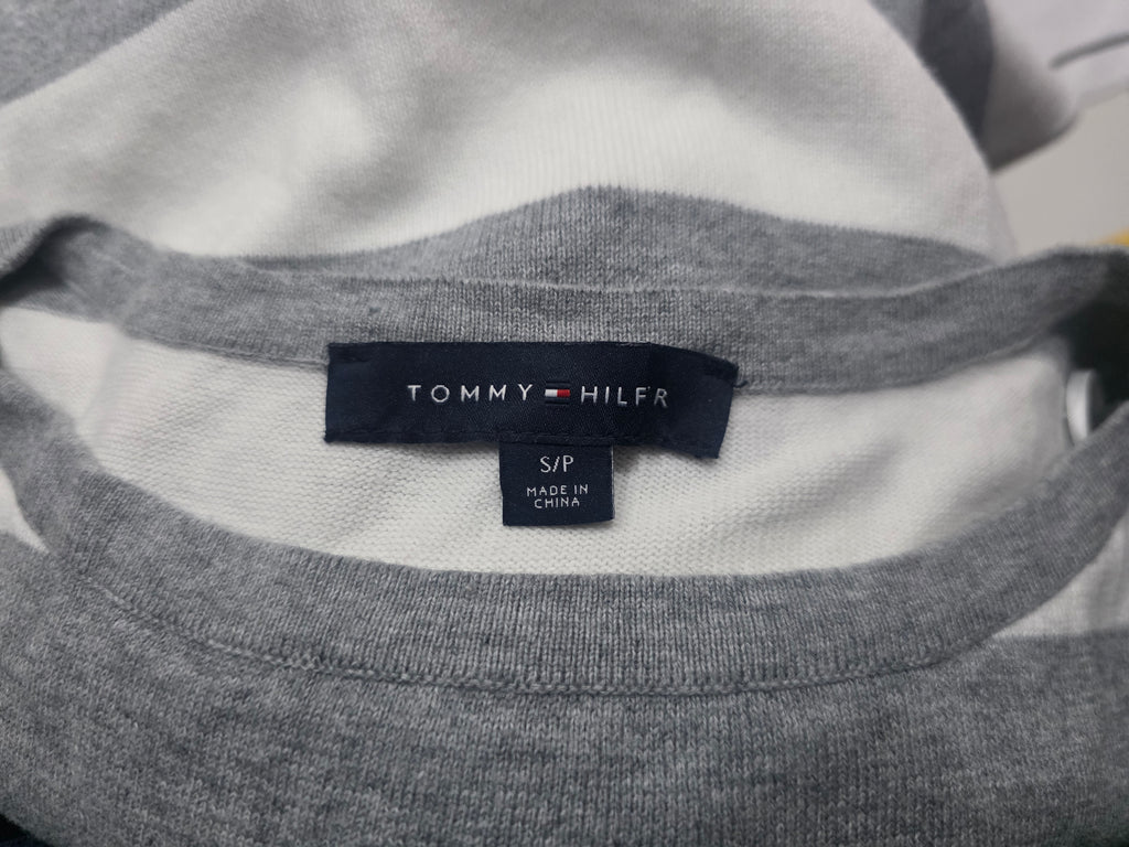 Sueter Tommy Hilfiger De Mujer Talla Chica Gris Con Blanco