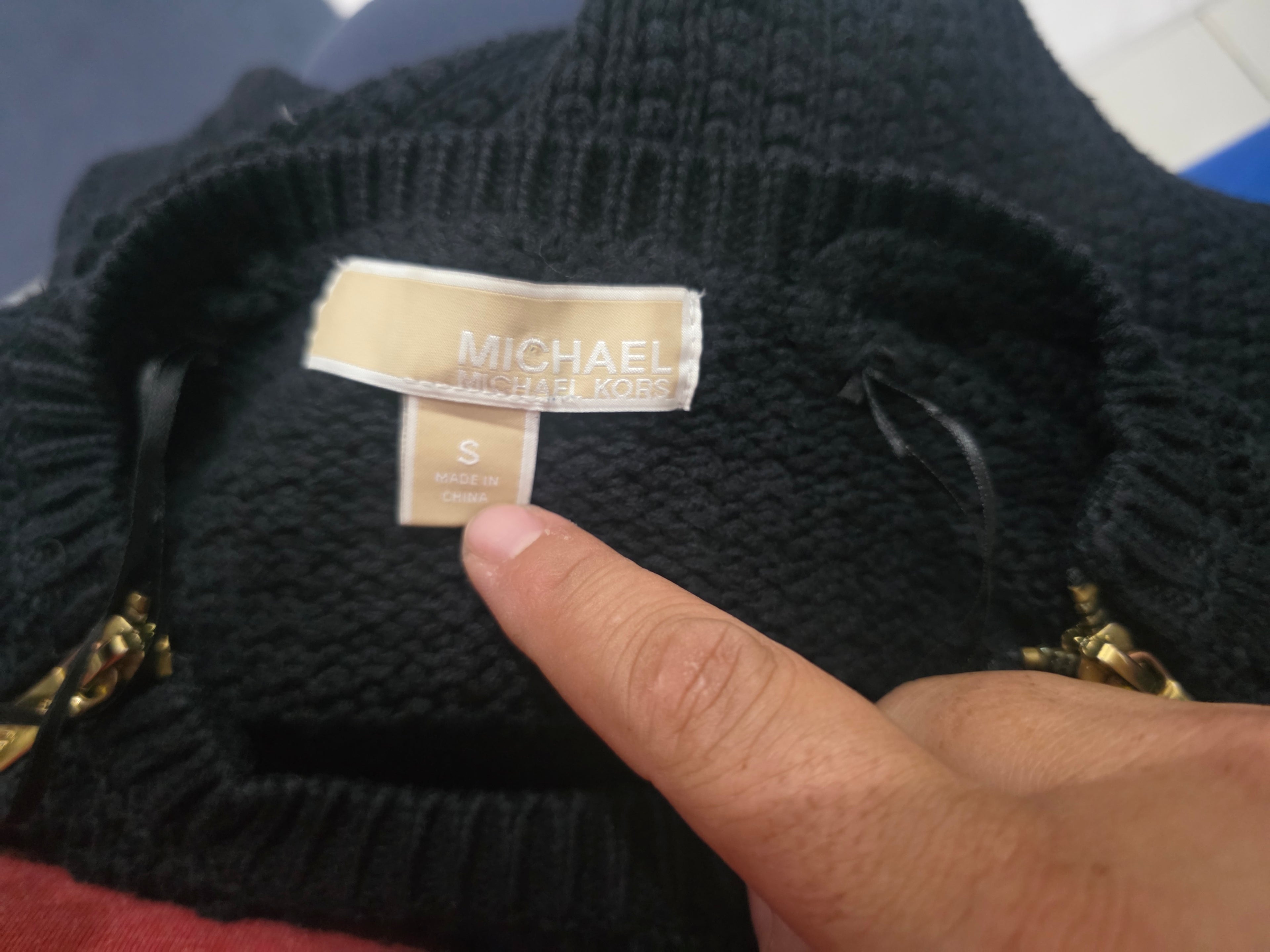 Sueter Michael Kors Chico Color Negro Con Cierres Dorados