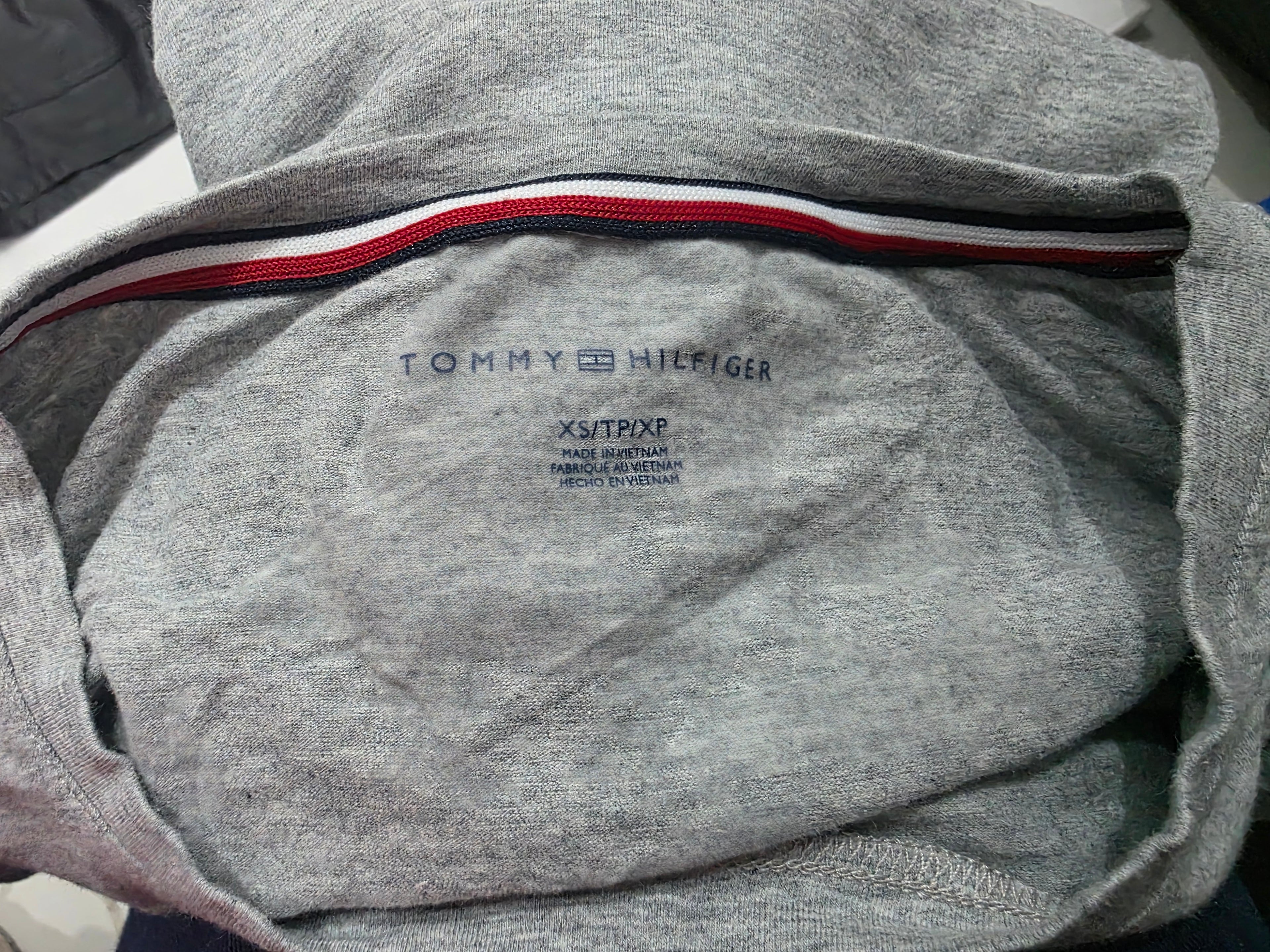 Playera Tommy Hilfiger De Mujer Extra Chica Gris