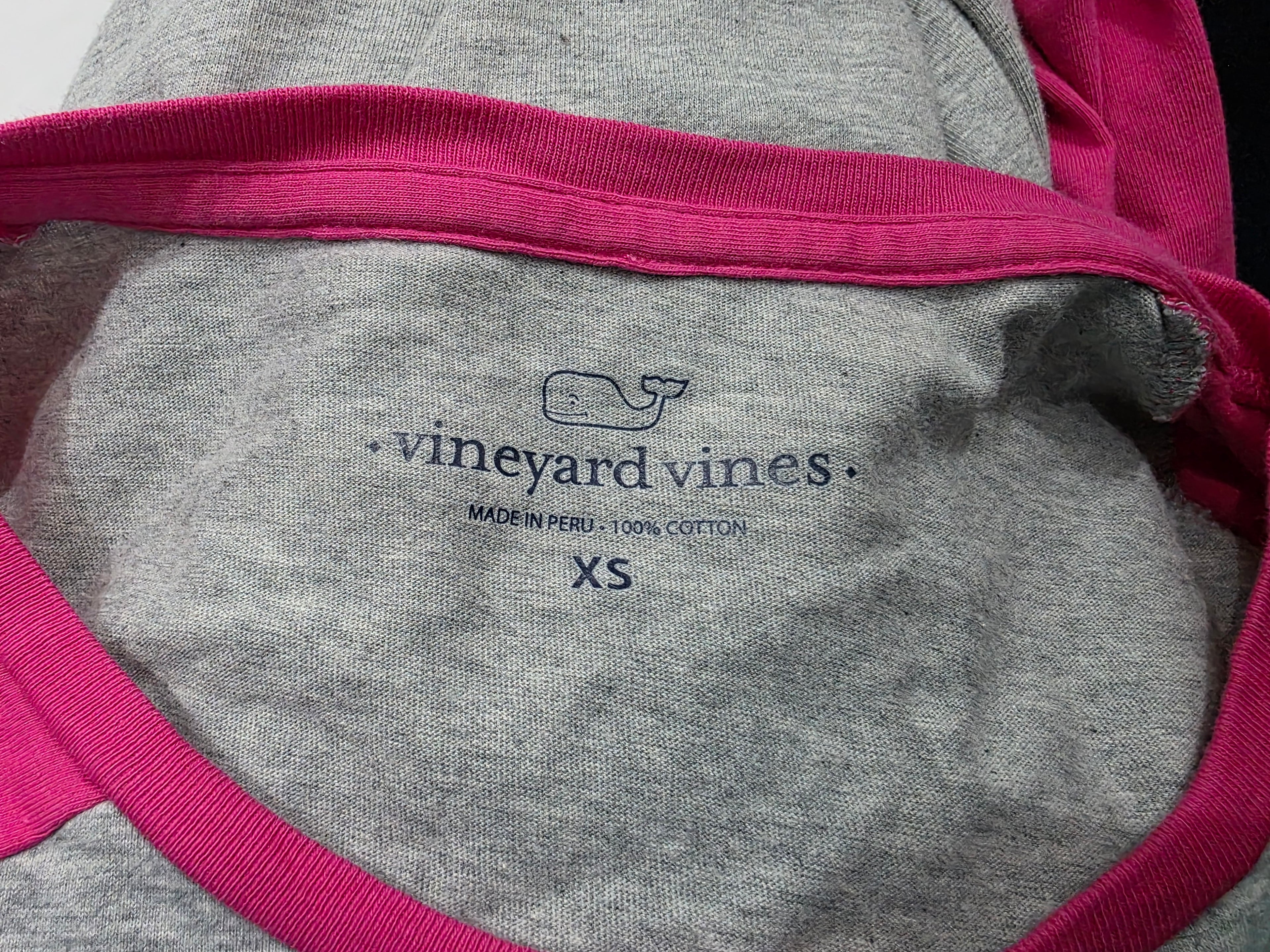 Playera Vineyard Vines Extra Chica Gris Con Rosa De Mujer