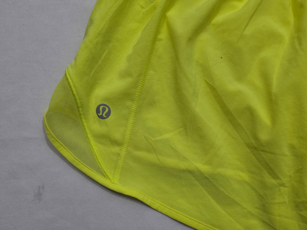 Short Lululemon Talla 6 Color Amarillo De Mujer