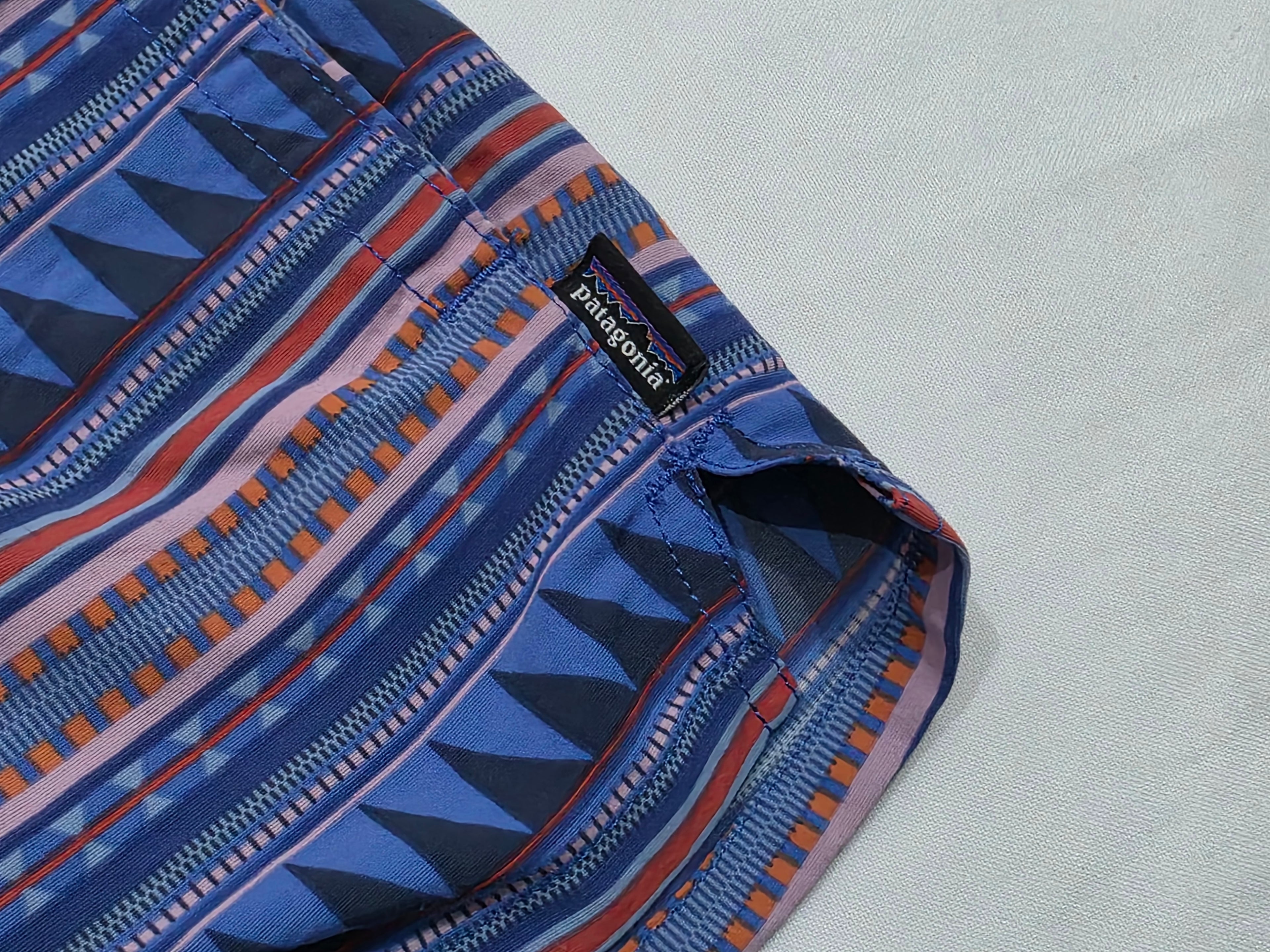 Short Patagonia De Mujer Azul Con Rojo Talla Chica