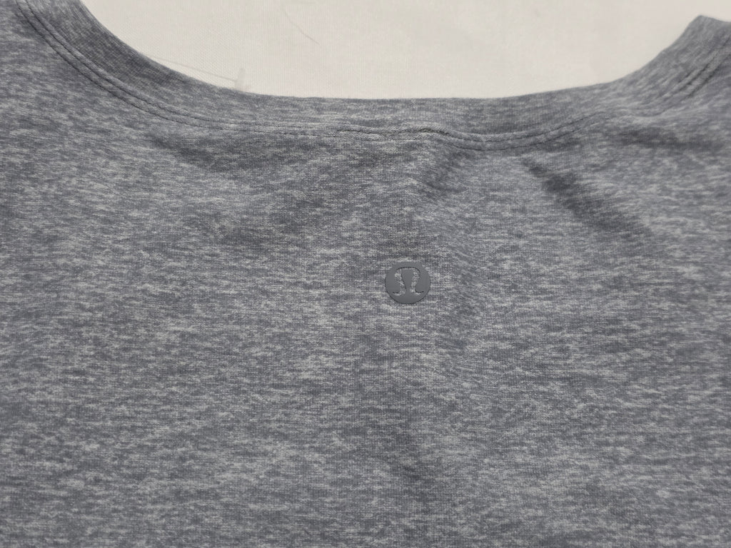 Playera Lululemon Mujer Talla 6 Color Plateado Manga Larga