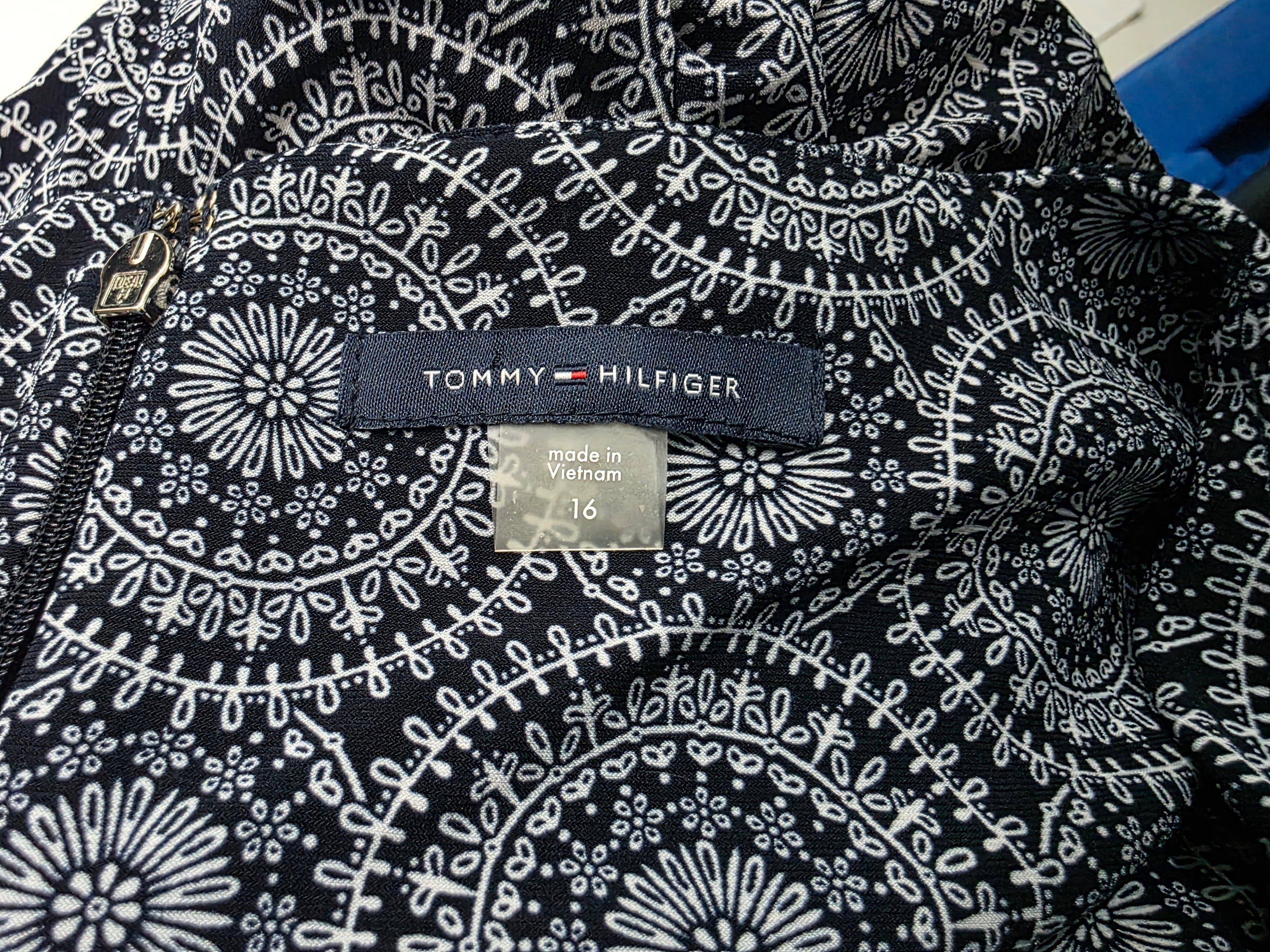 Vestido Tommy Hilfiger Talla 16 Azul Con Figuras Manga Larga